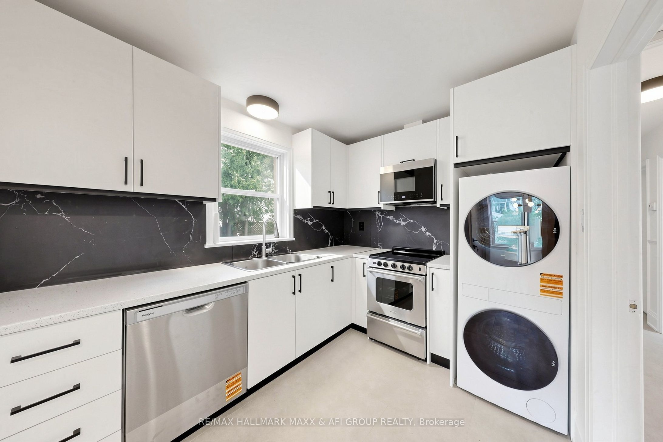 25 Harding Boulevard Property Photo 11