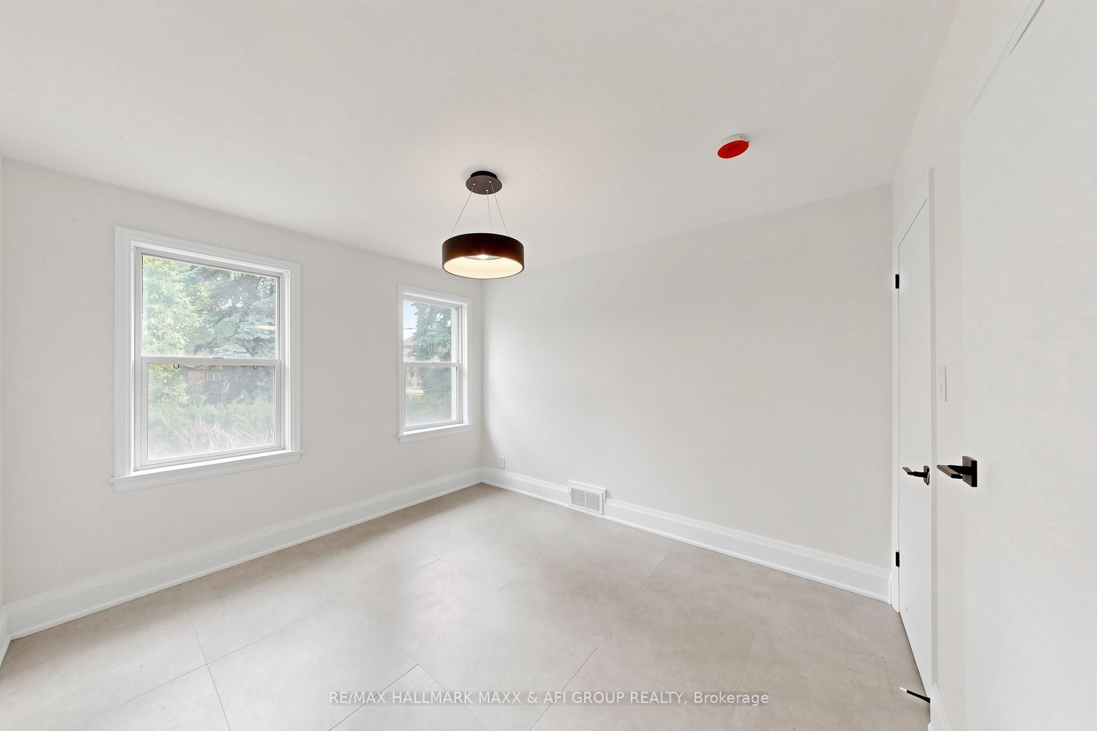 25 Harding Boulevard Property Photo 14