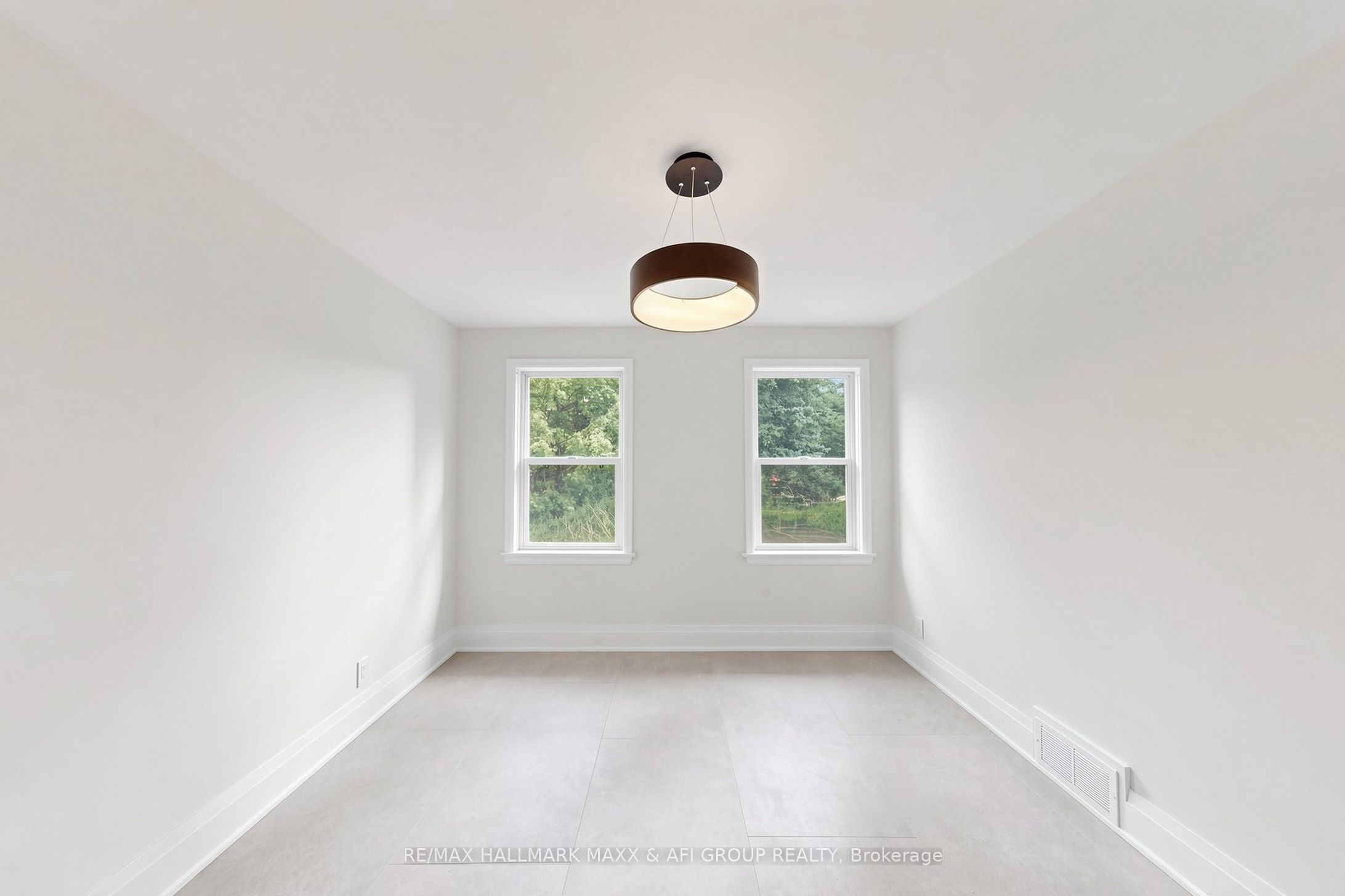 25 Harding Boulevard Property Photo 15