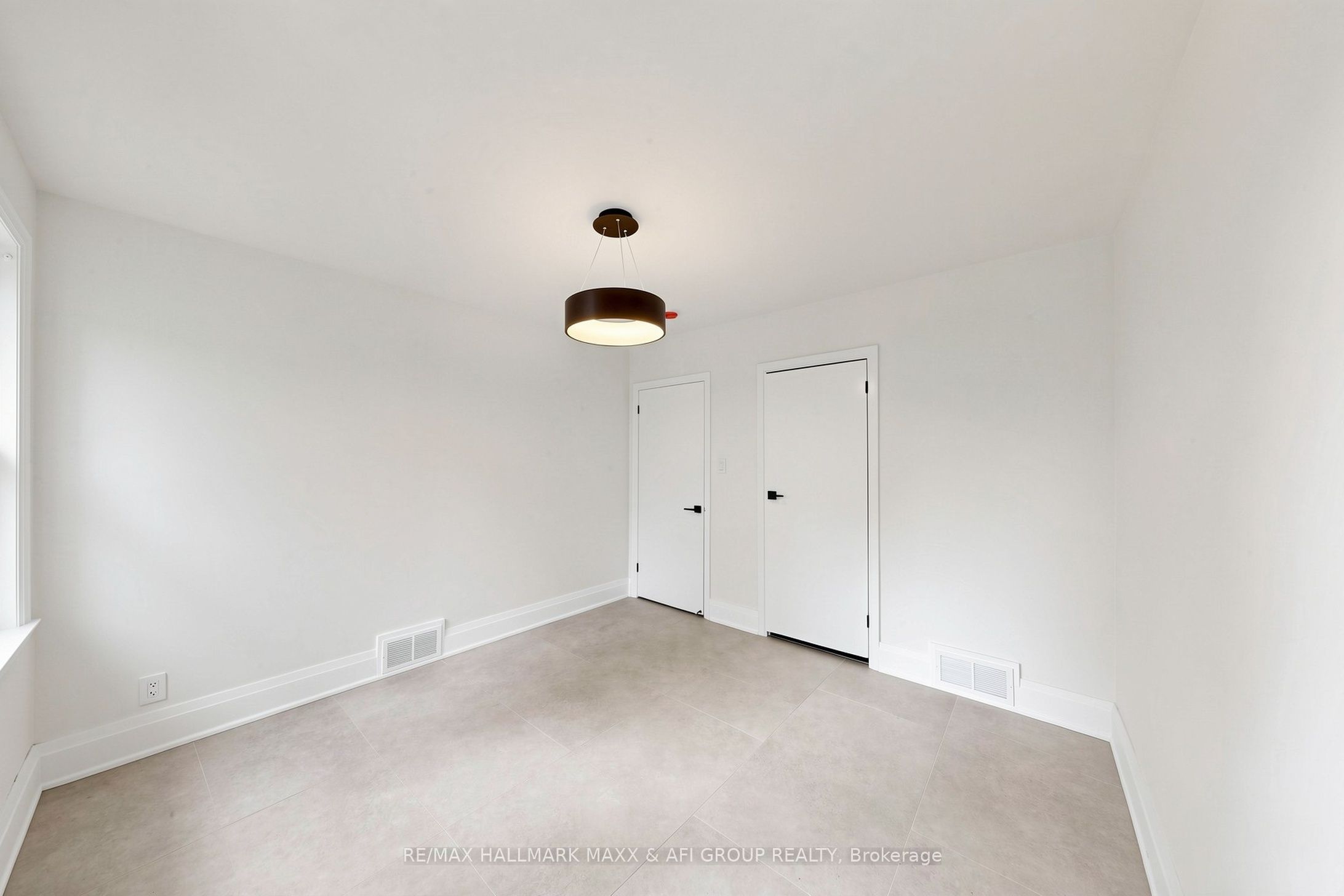 25 Harding Boulevard Property Photo 17