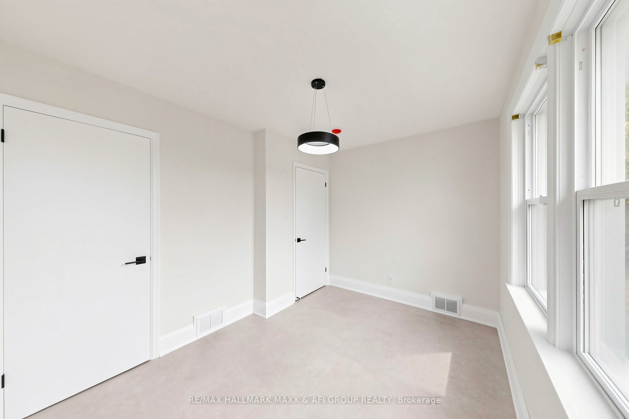 25 Harding Boulevard Property Photo 18