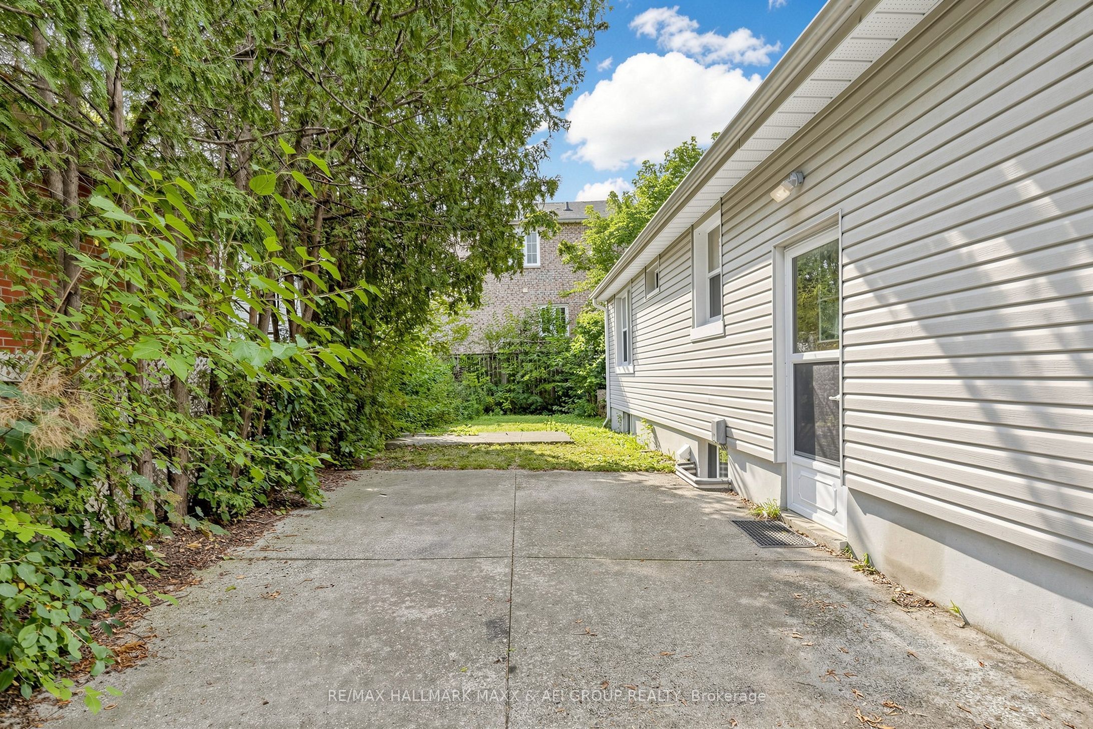 25 Harding Boulevard Property Photo 21