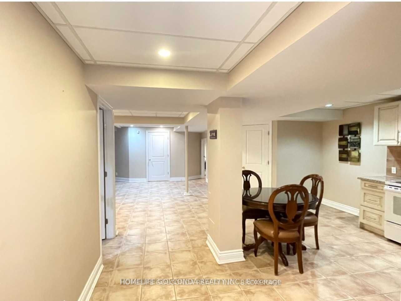 33 Hammerstone Crescent Property Photo 3