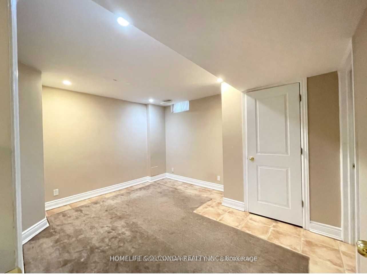 33 Hammerstone Crescent Property Photo 5