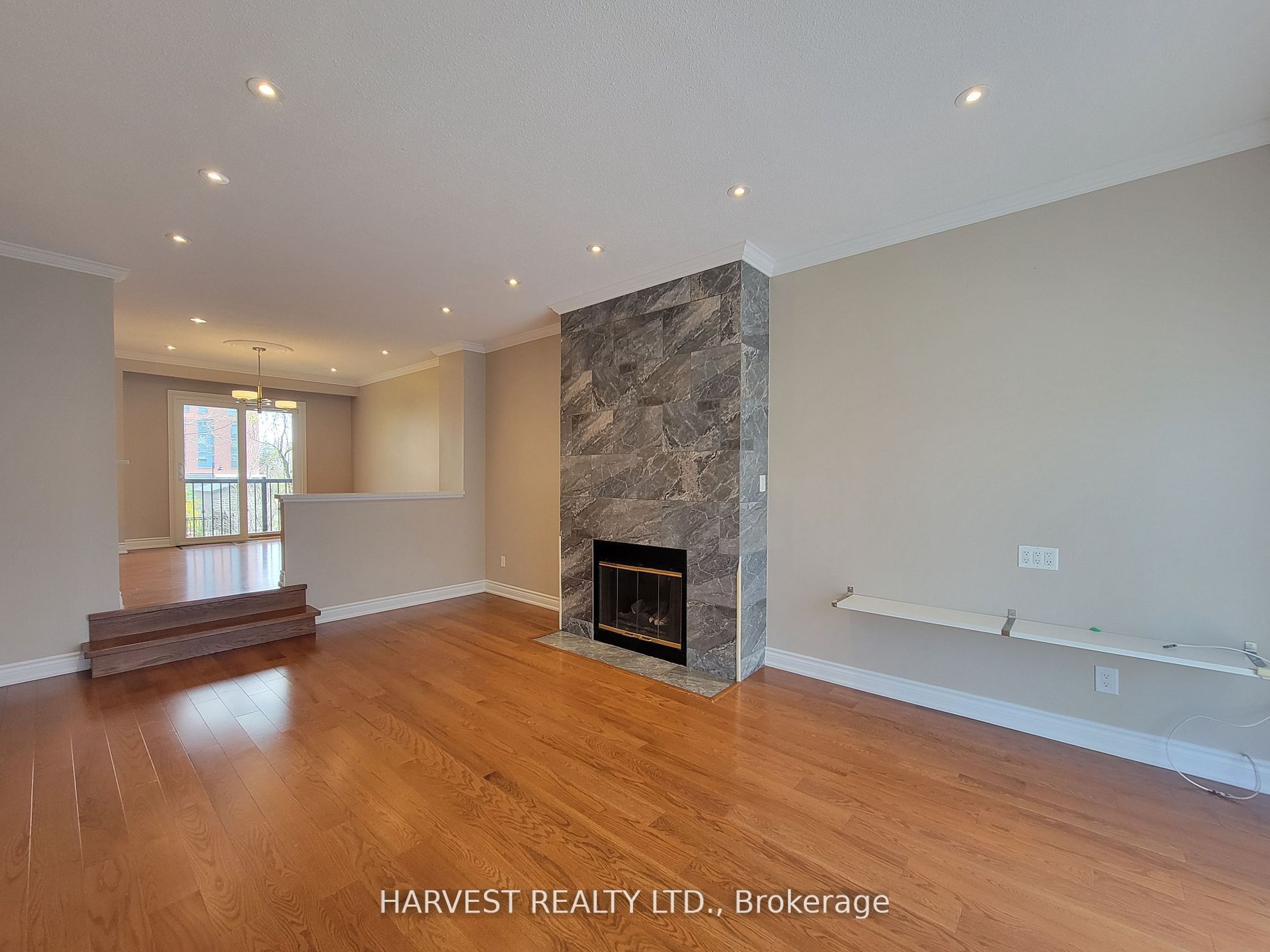 55 Ashglen Way Property Photo 7
