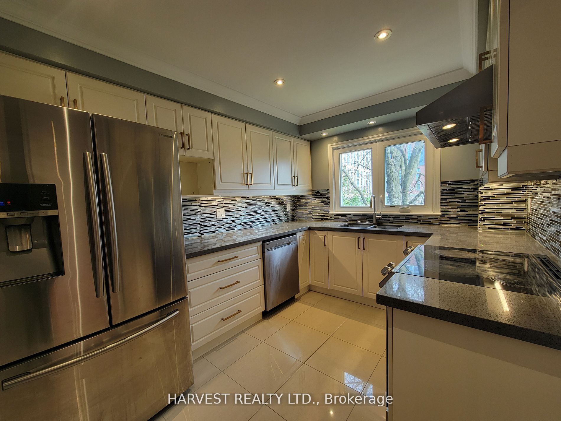 55 Ashglen Way Property Photo 9