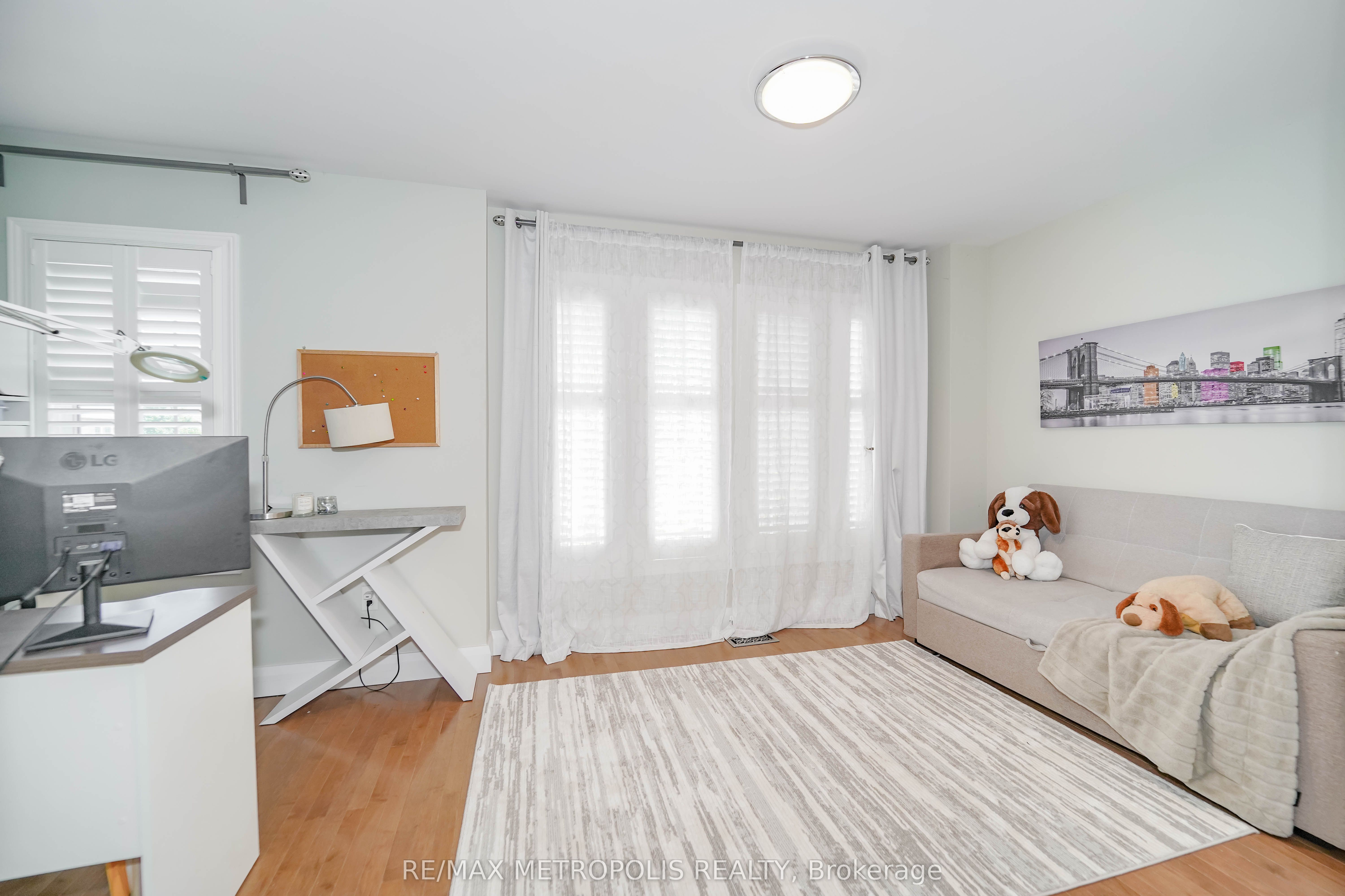 114 Selwyn Road Property Photo 37