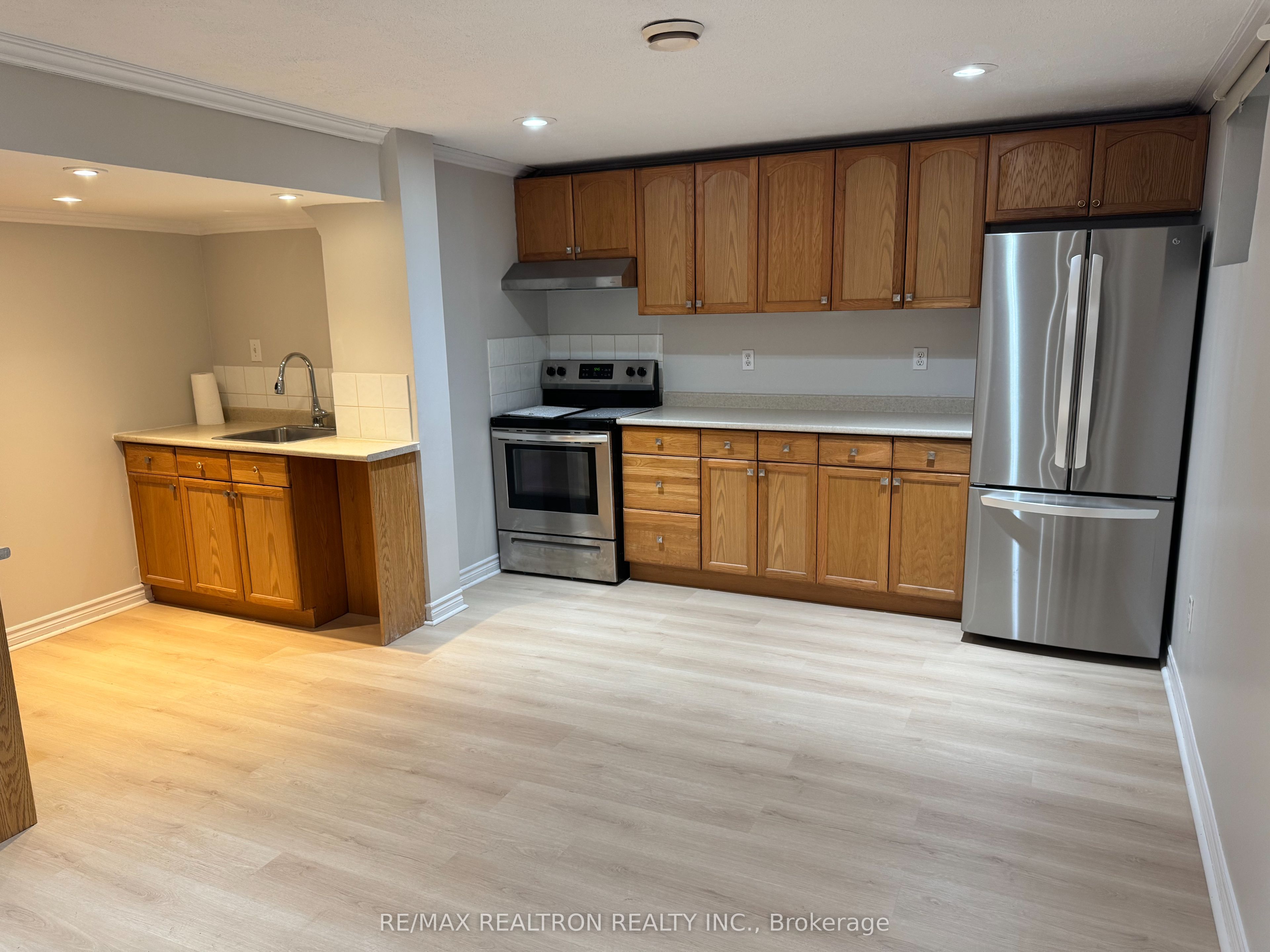 168 Hodgson Drive Property Photo 2