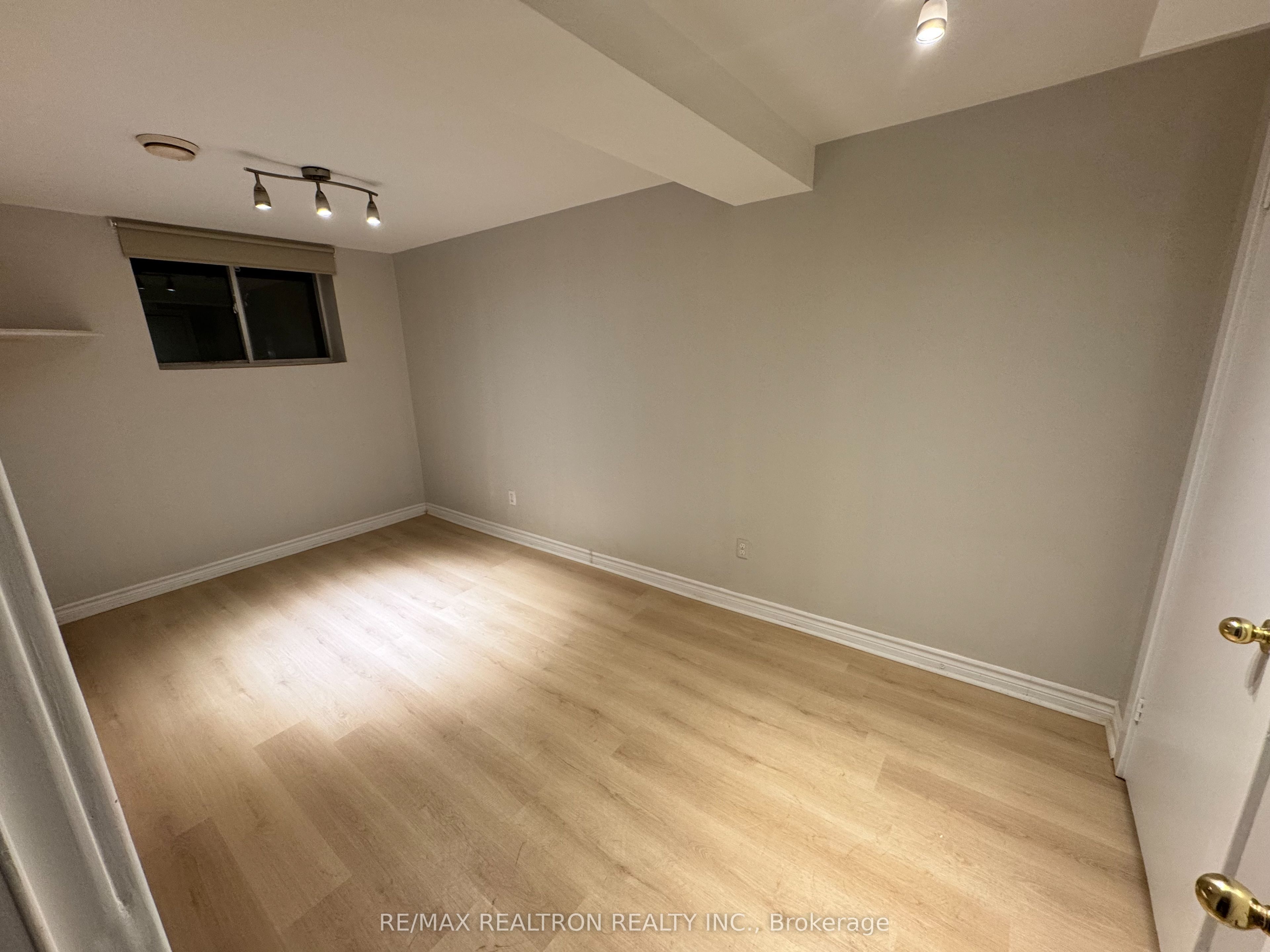 168 Hodgson Drive Property Photo 5