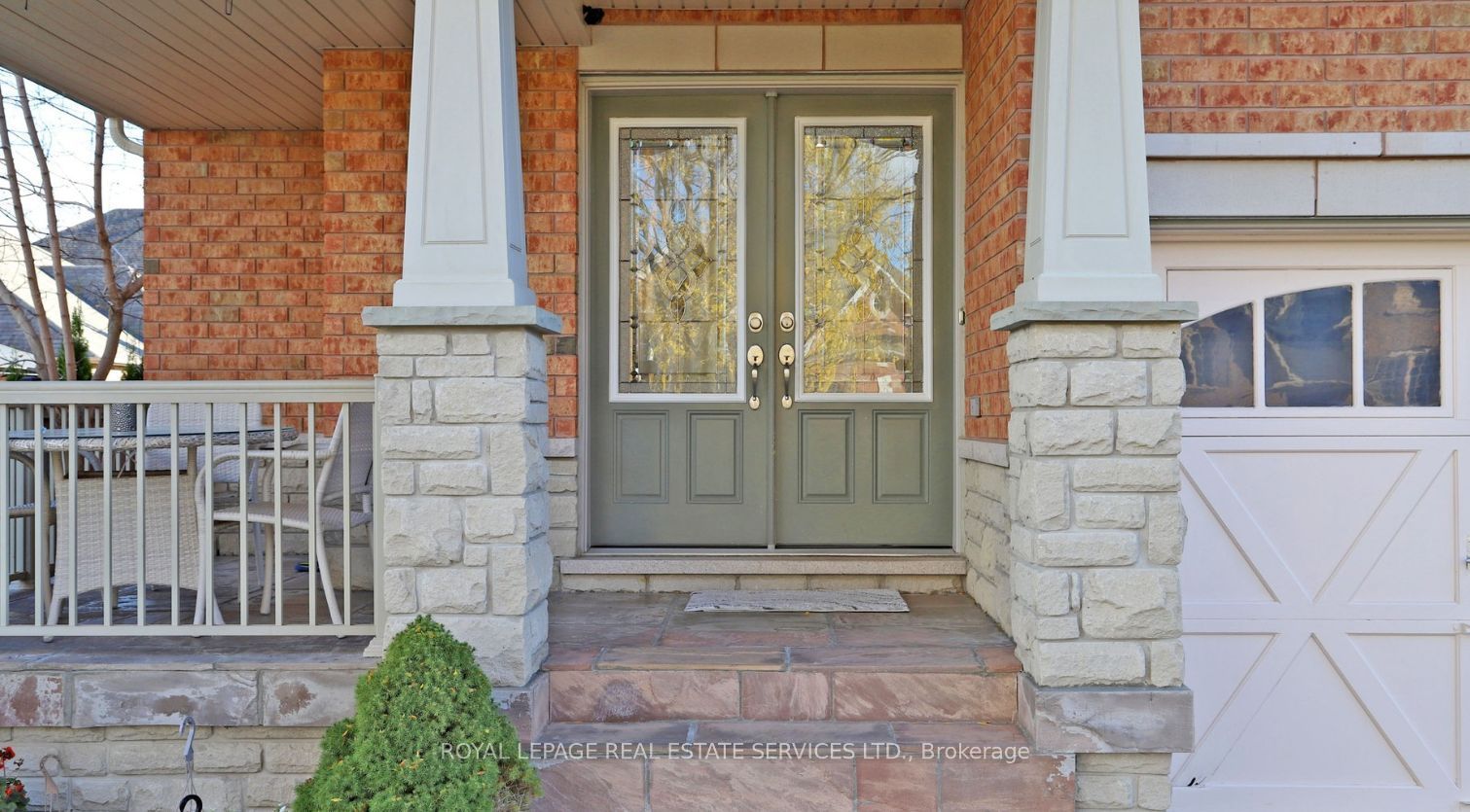 45 Mapleton Mills Drive S Property Photo 4