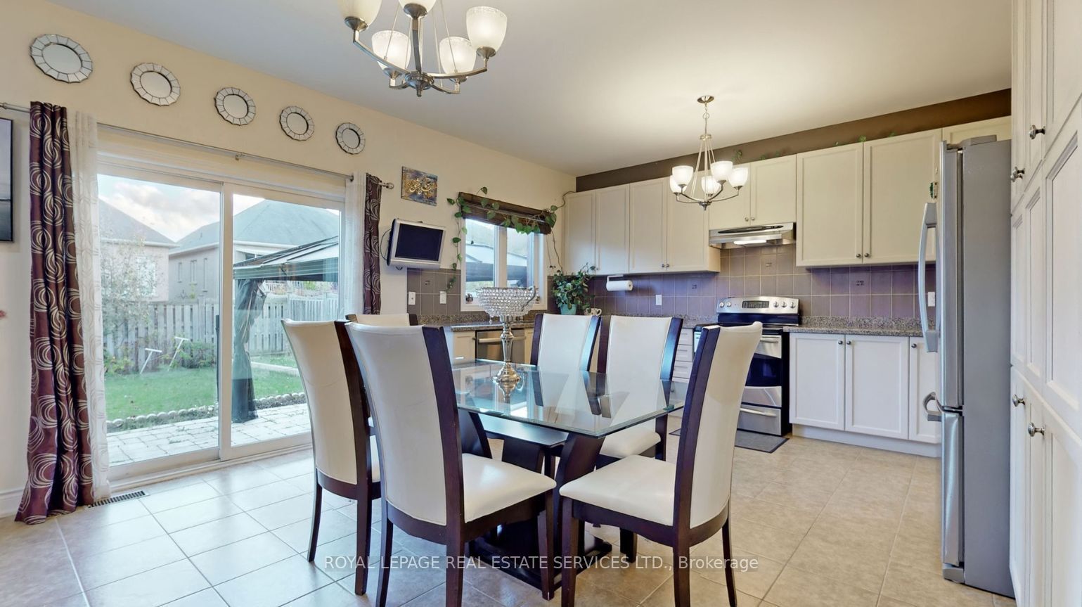 45 Mapleton Mills Drive S Property Photo 14