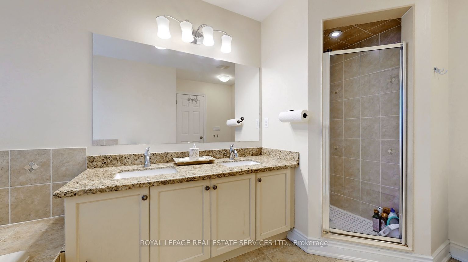 45 Mapleton Mills Drive S Property Photo 21