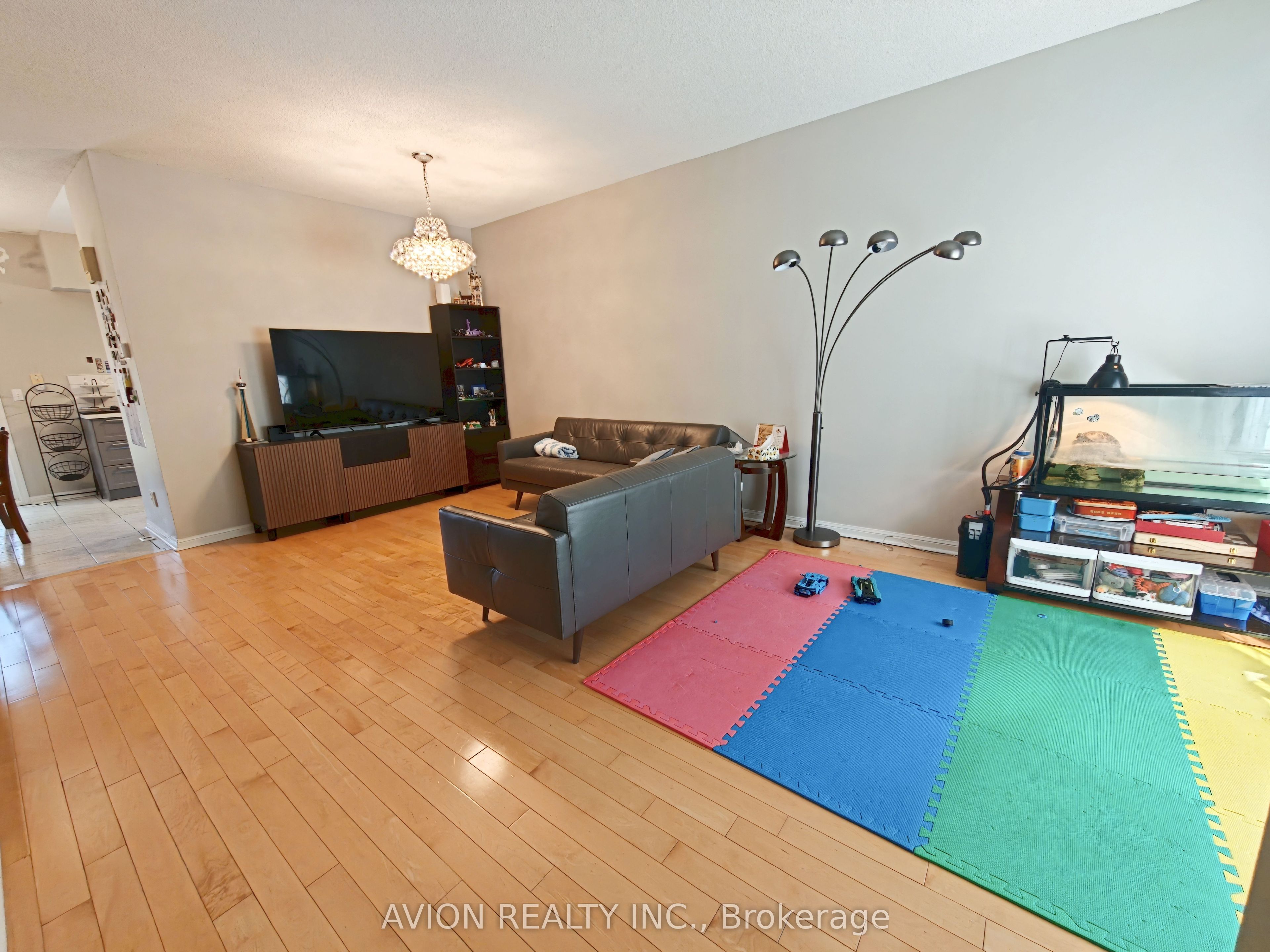 20 St Moritz Way 9 Property Photo 3