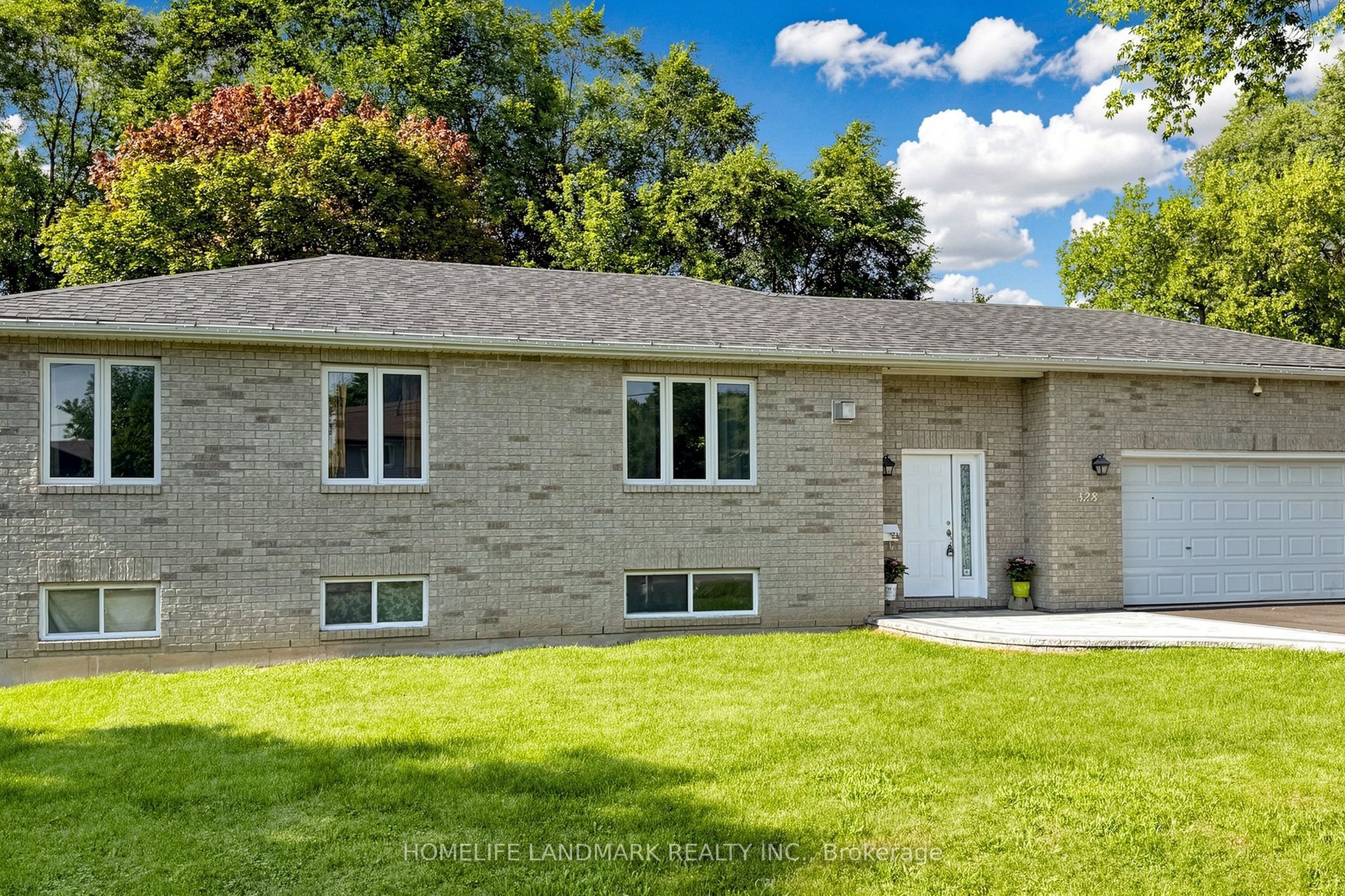 328 Winnifred Drive Property Photo 2