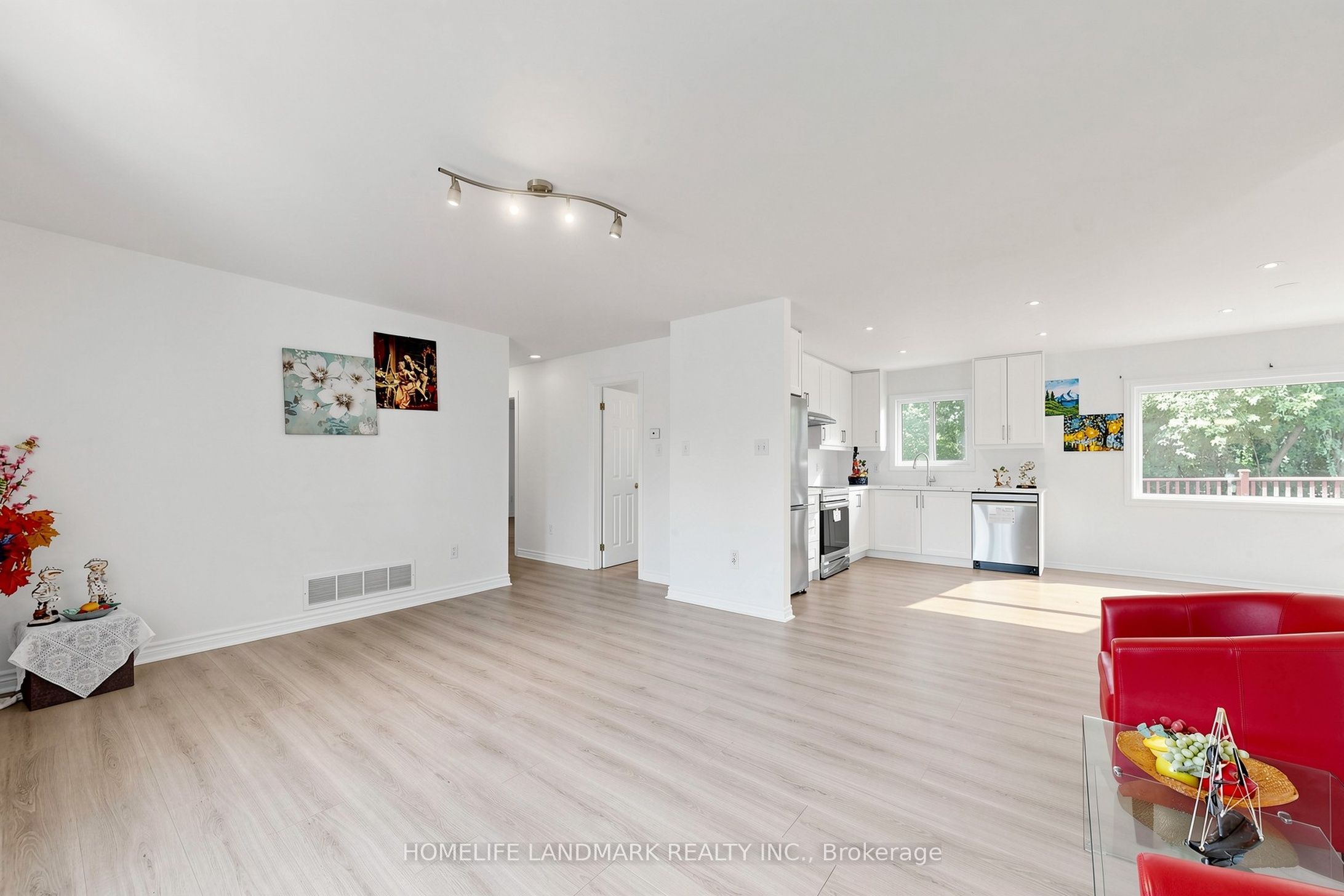 328 Winnifred Drive Property Photo 8