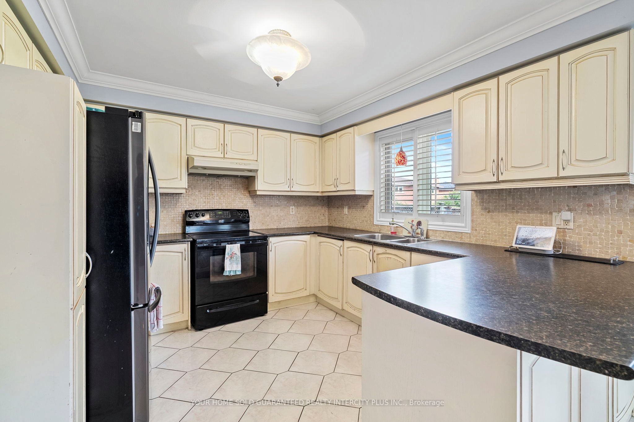 19 Mandolin Court Property Photo 10