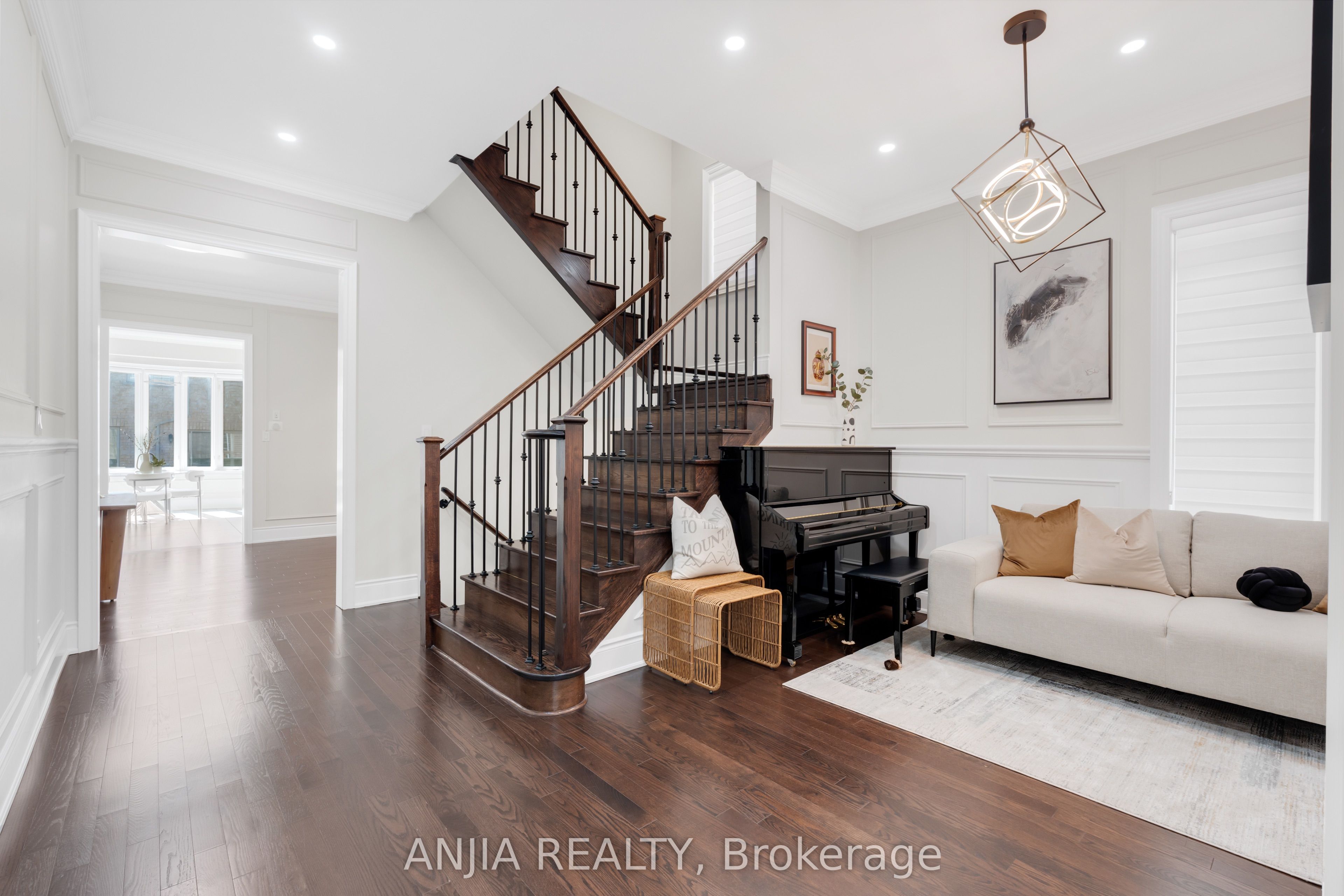 9 Mario Avenue Property Photo 4