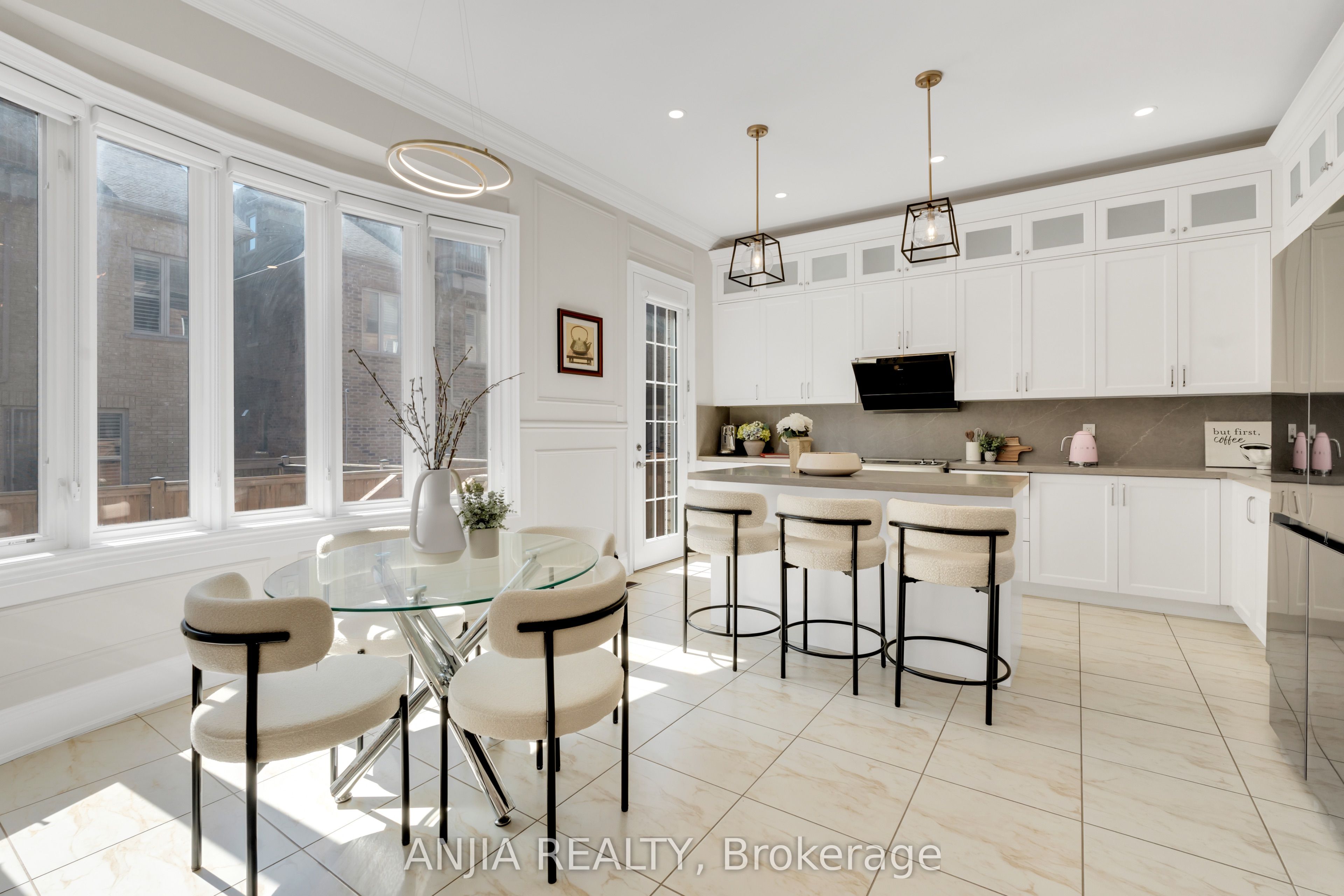 9 Mario Avenue Property Photo 10