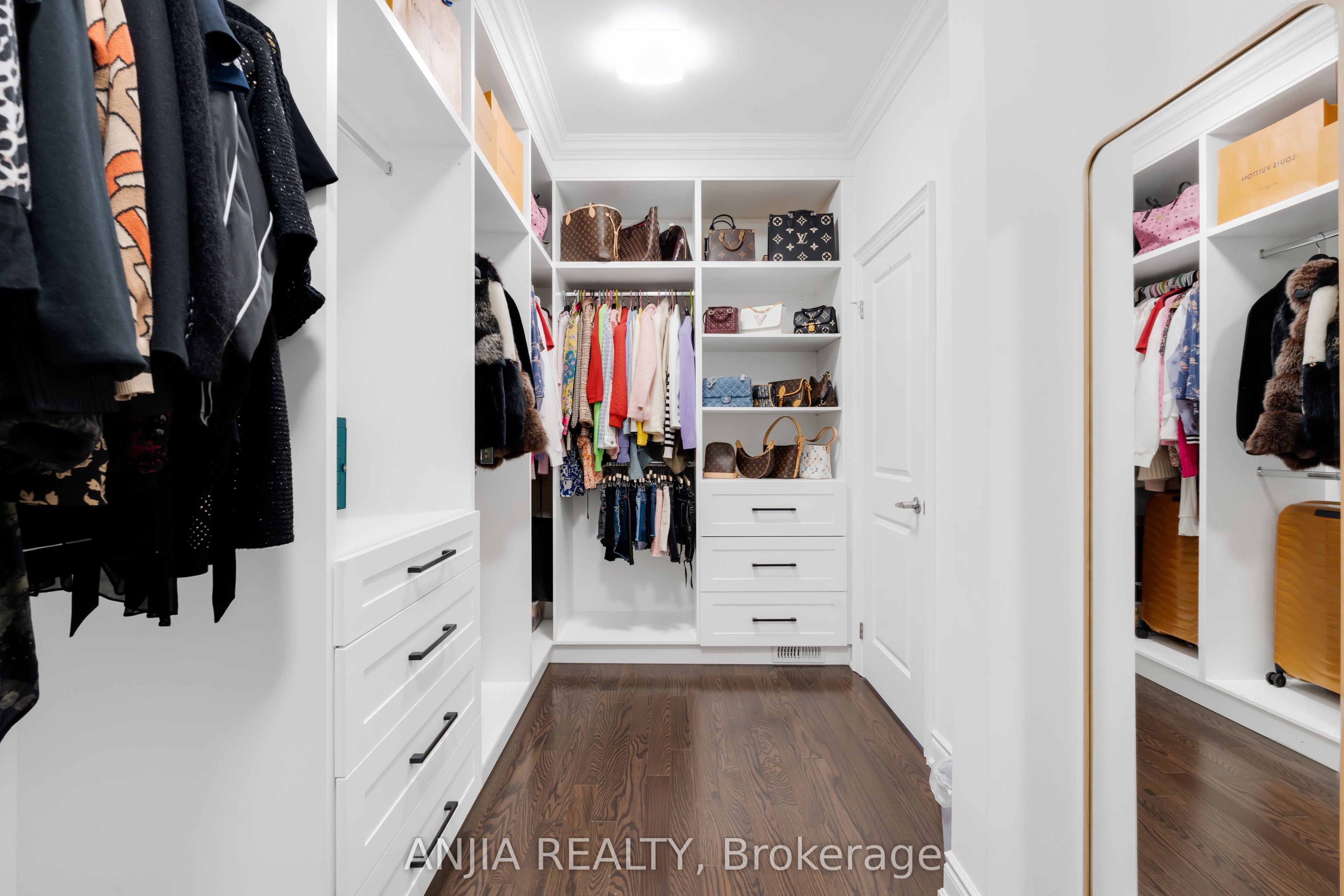 9 Mario Avenue Property Photo 21