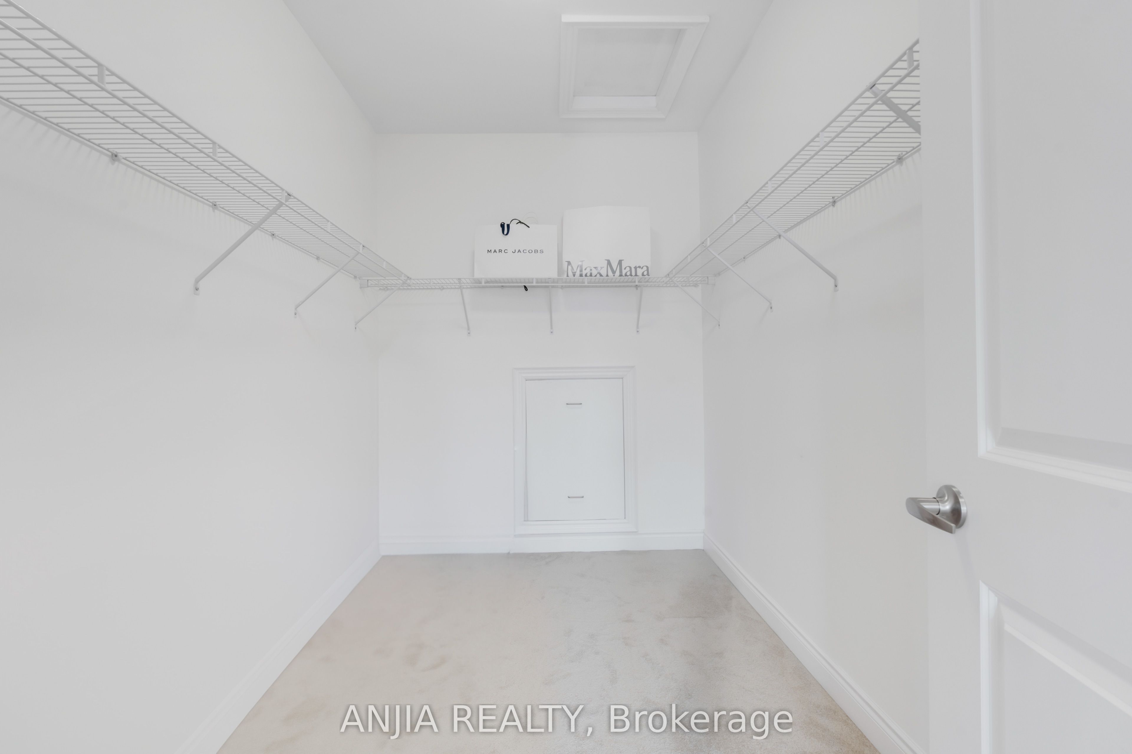 9 Mario Avenue Property Photo 35
