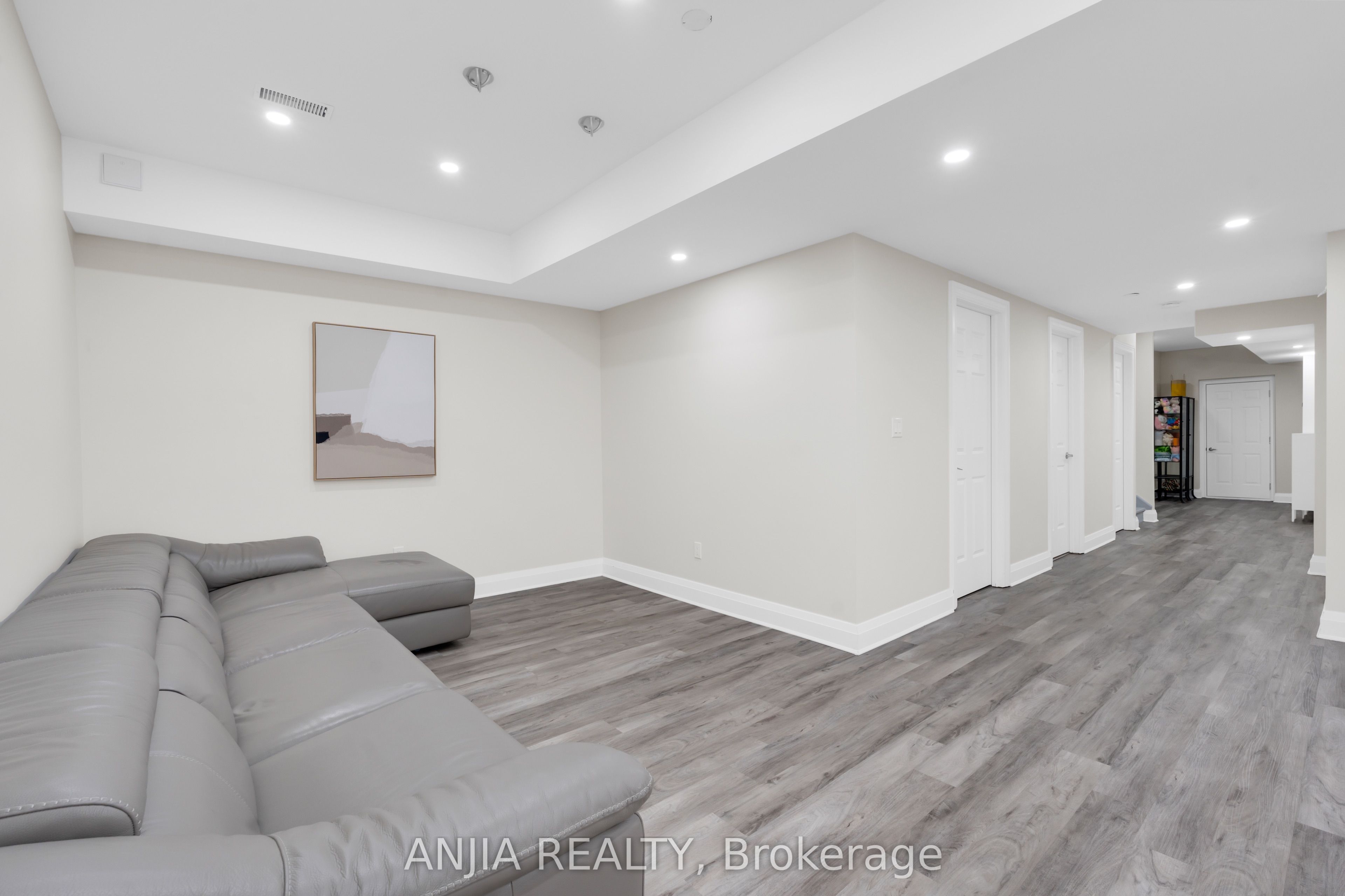 9 Mario Avenue Property Photo 38