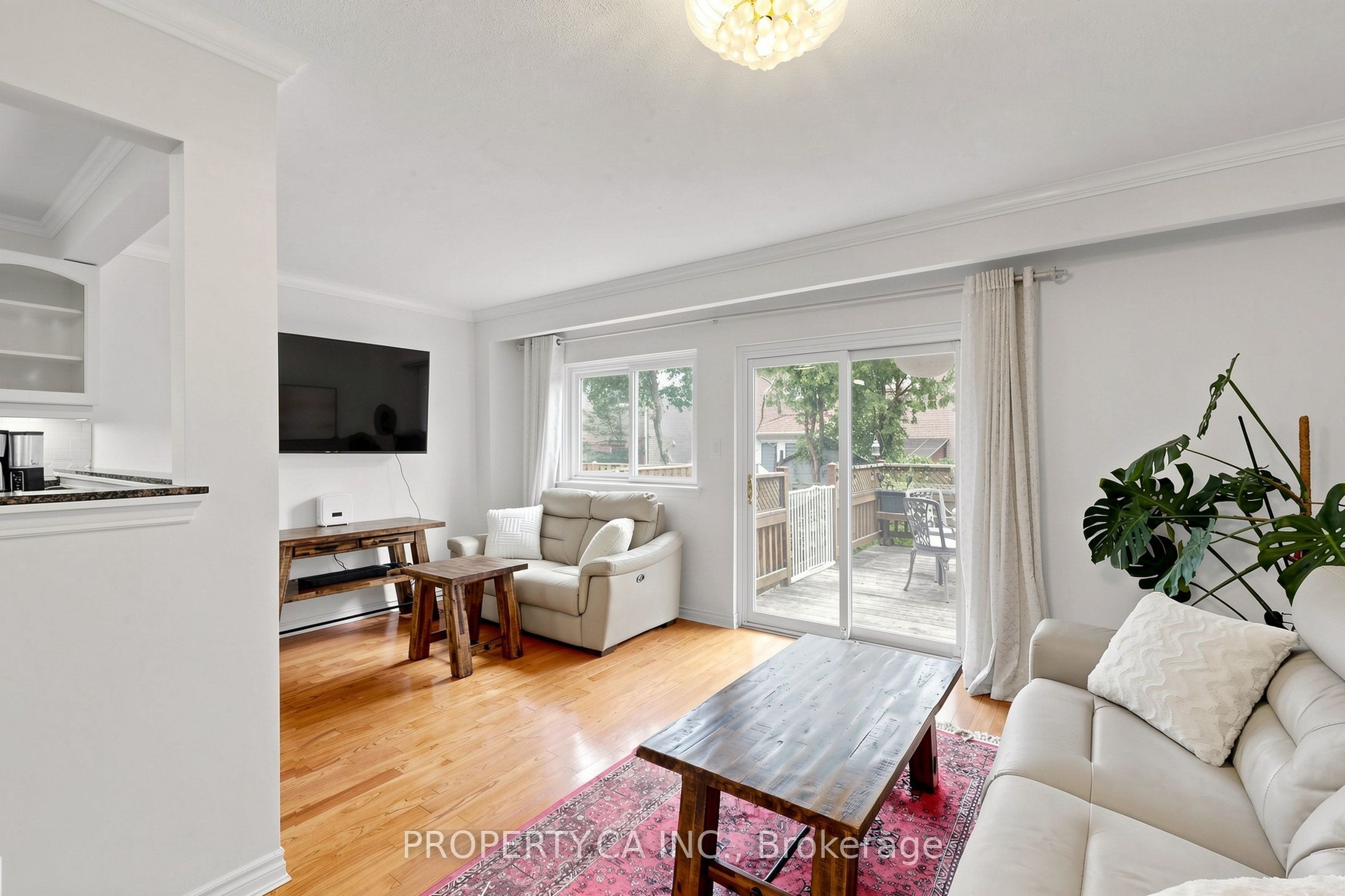 80 Peter Andrew Crescent Property Photo 6