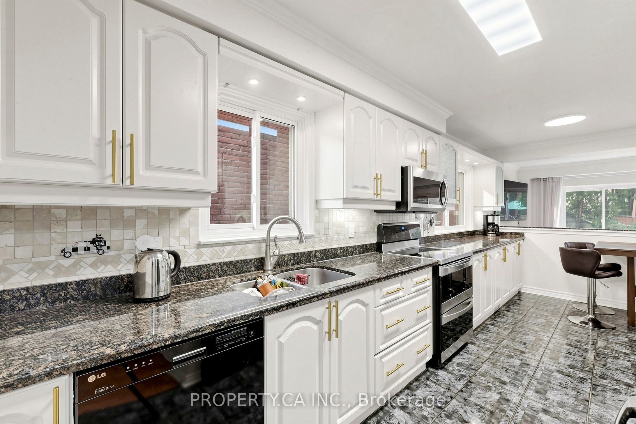80 Peter Andrew Crescent Property Photo 12
