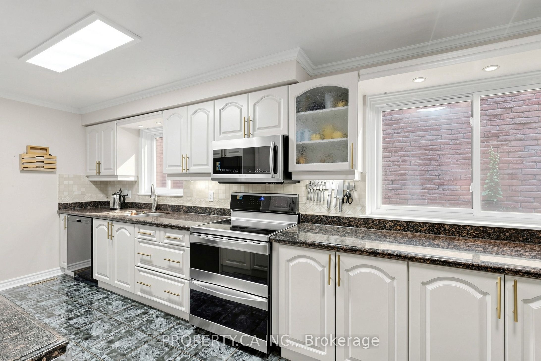 80 Peter Andrew Crescent Property Photo 14