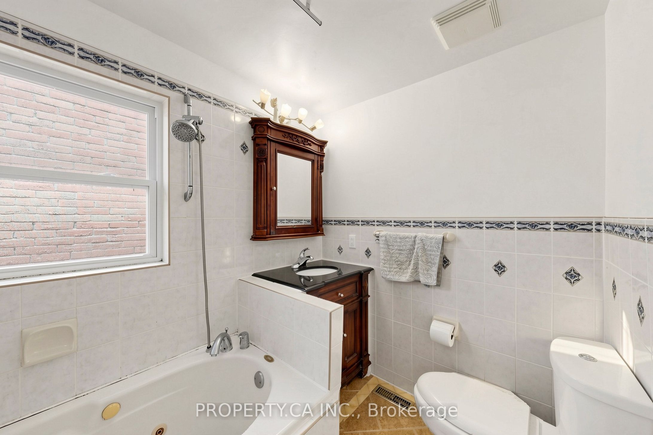 80 Peter Andrew Crescent Property Photo 21