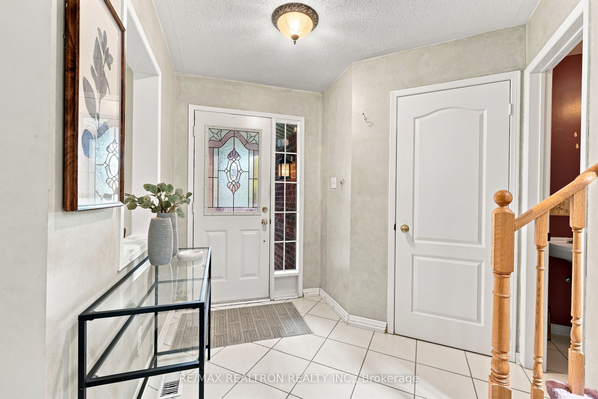 416 Heddle Crescent Property Photo 4