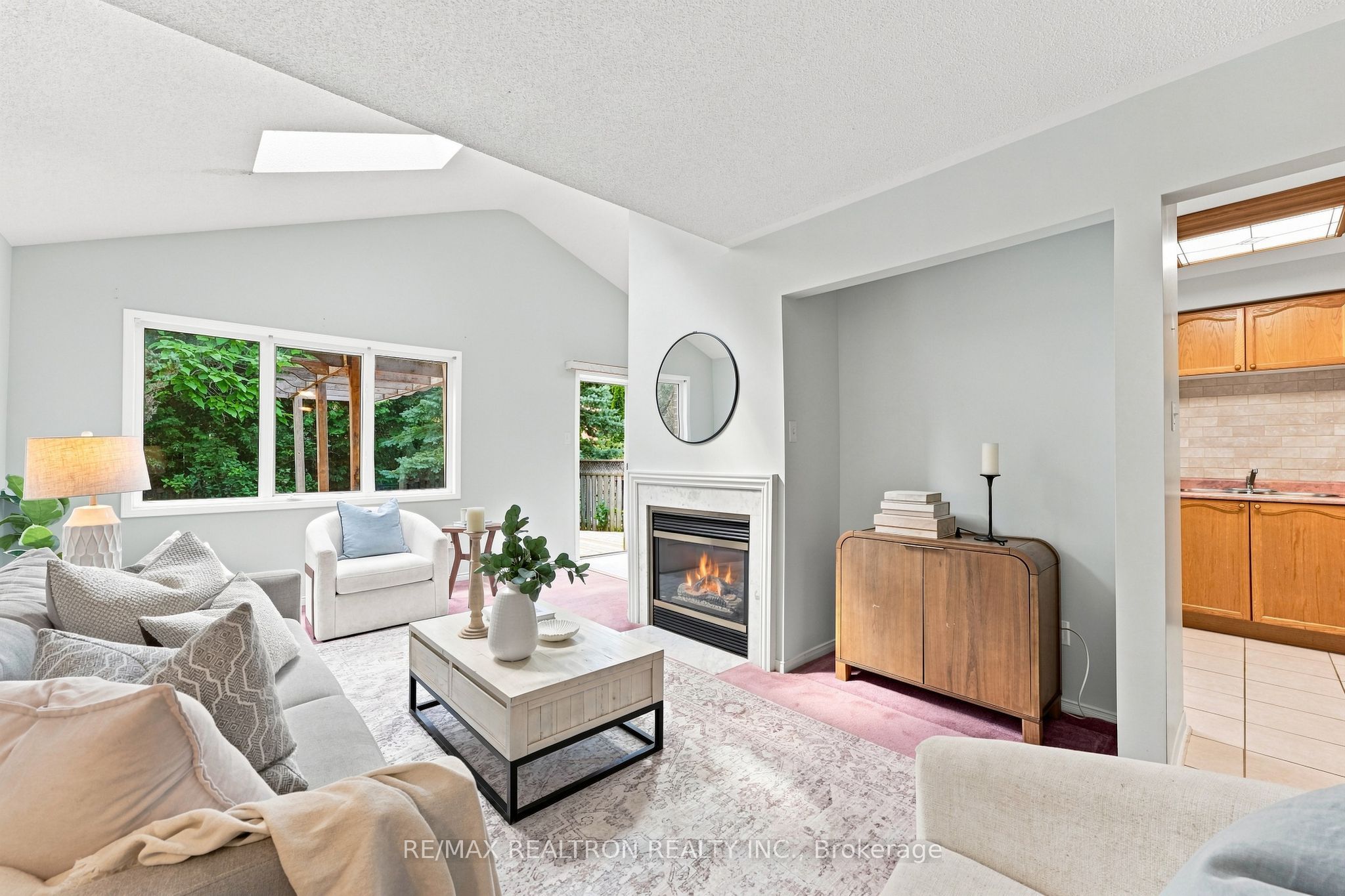 416 Heddle Crescent Property Photo 11