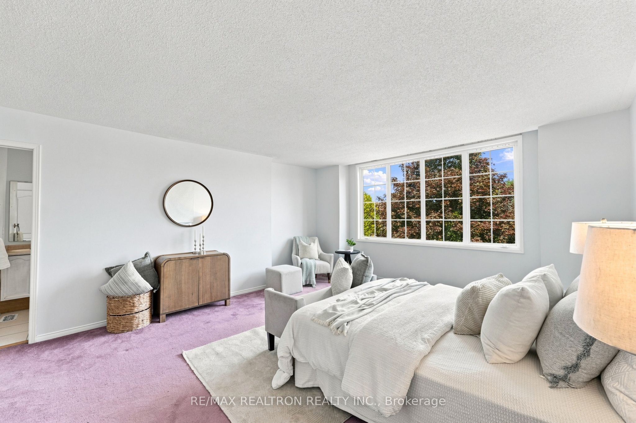 416 Heddle Crescent Property Photo 18