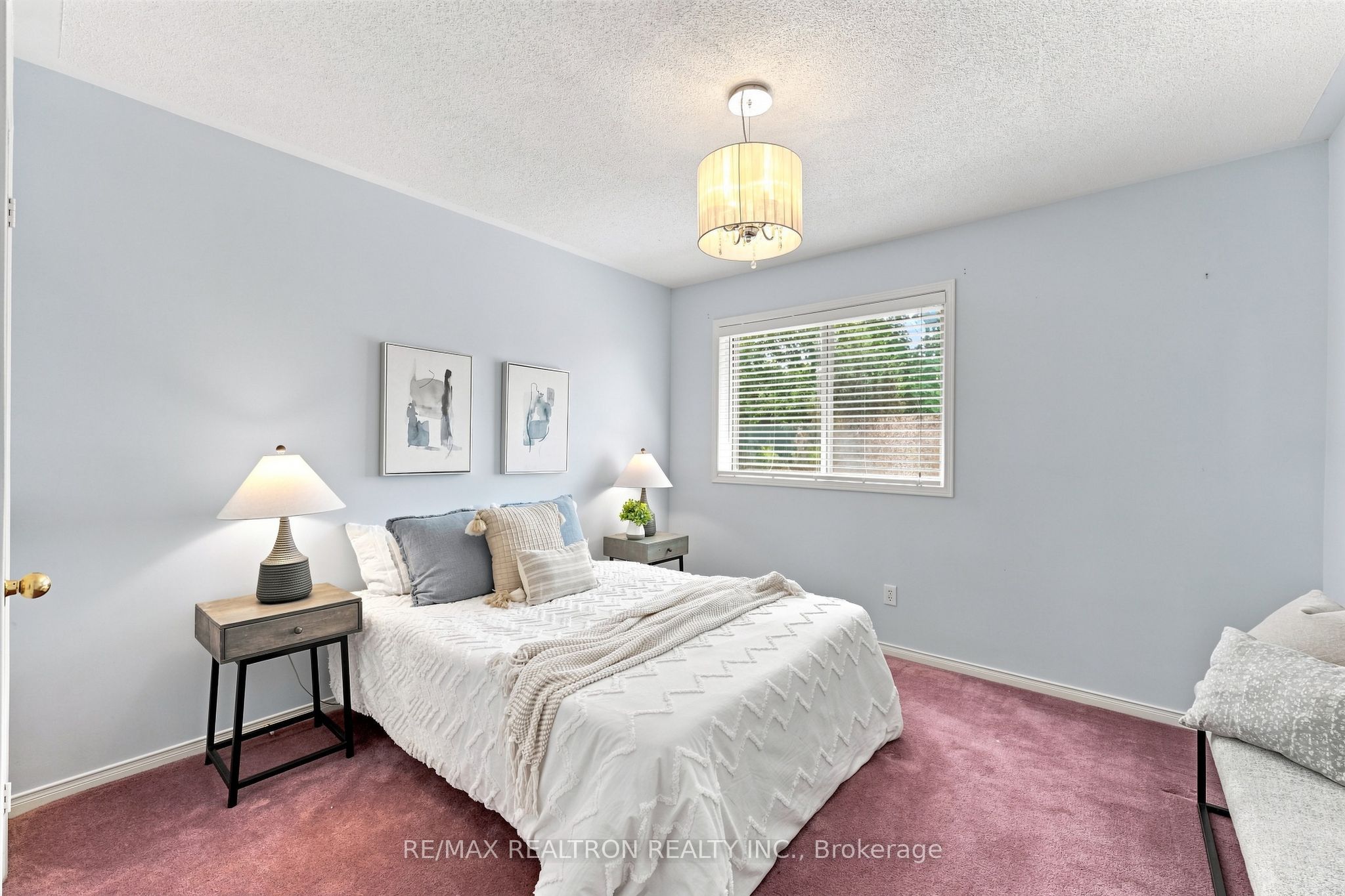 416 Heddle Crescent Property Photo 21
