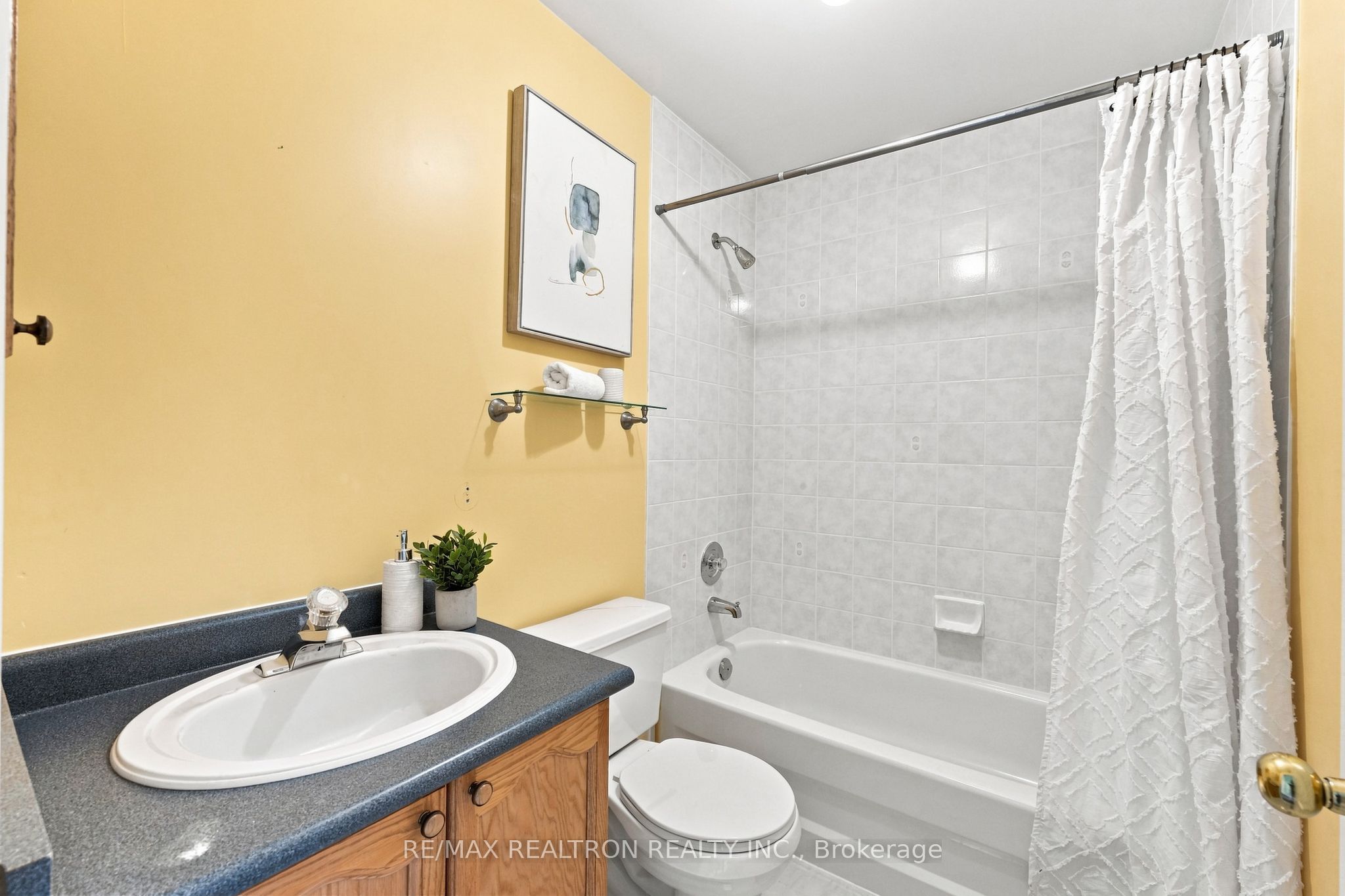 416 Heddle Crescent Property Photo 23
