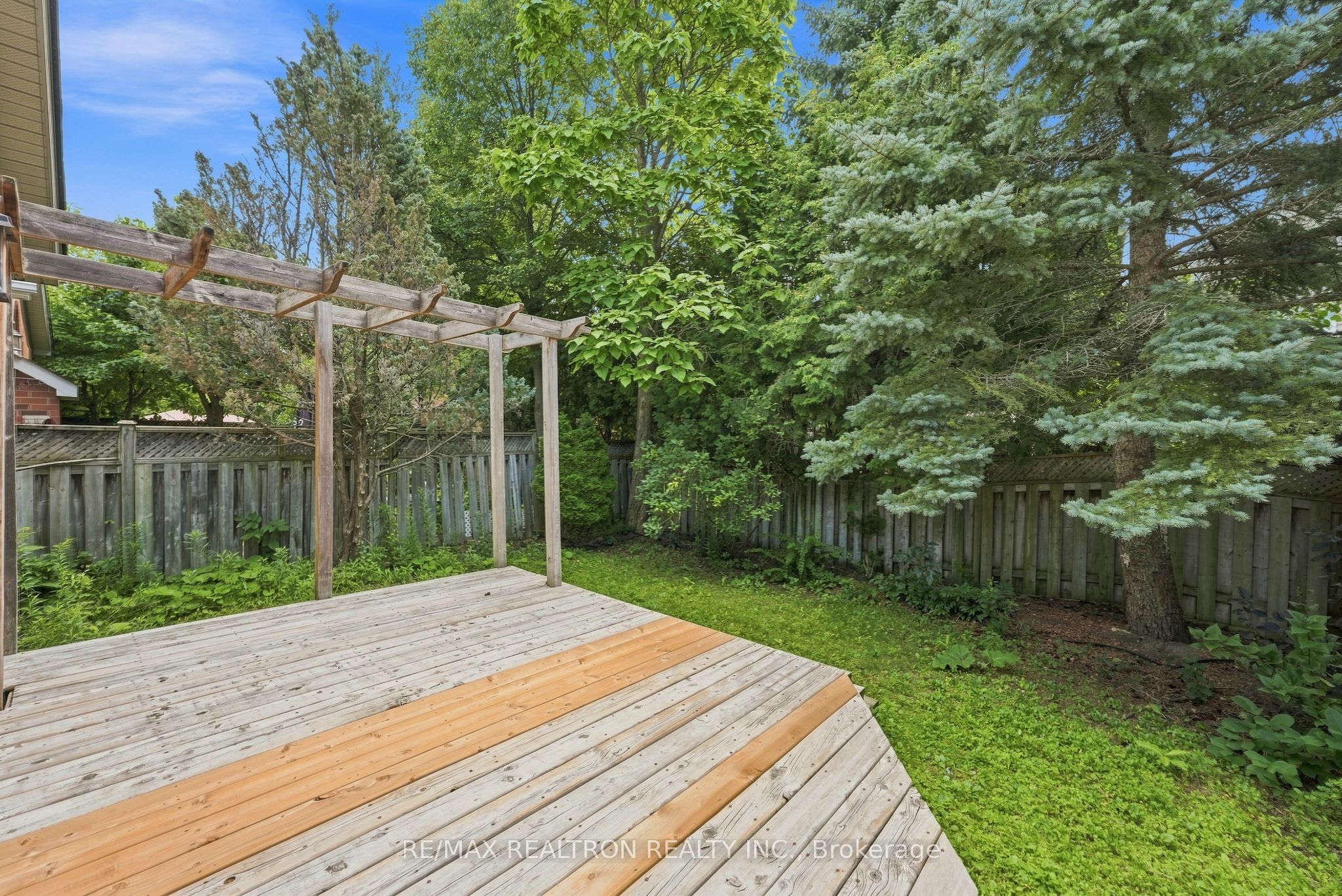 416 Heddle Crescent Property Photo 25