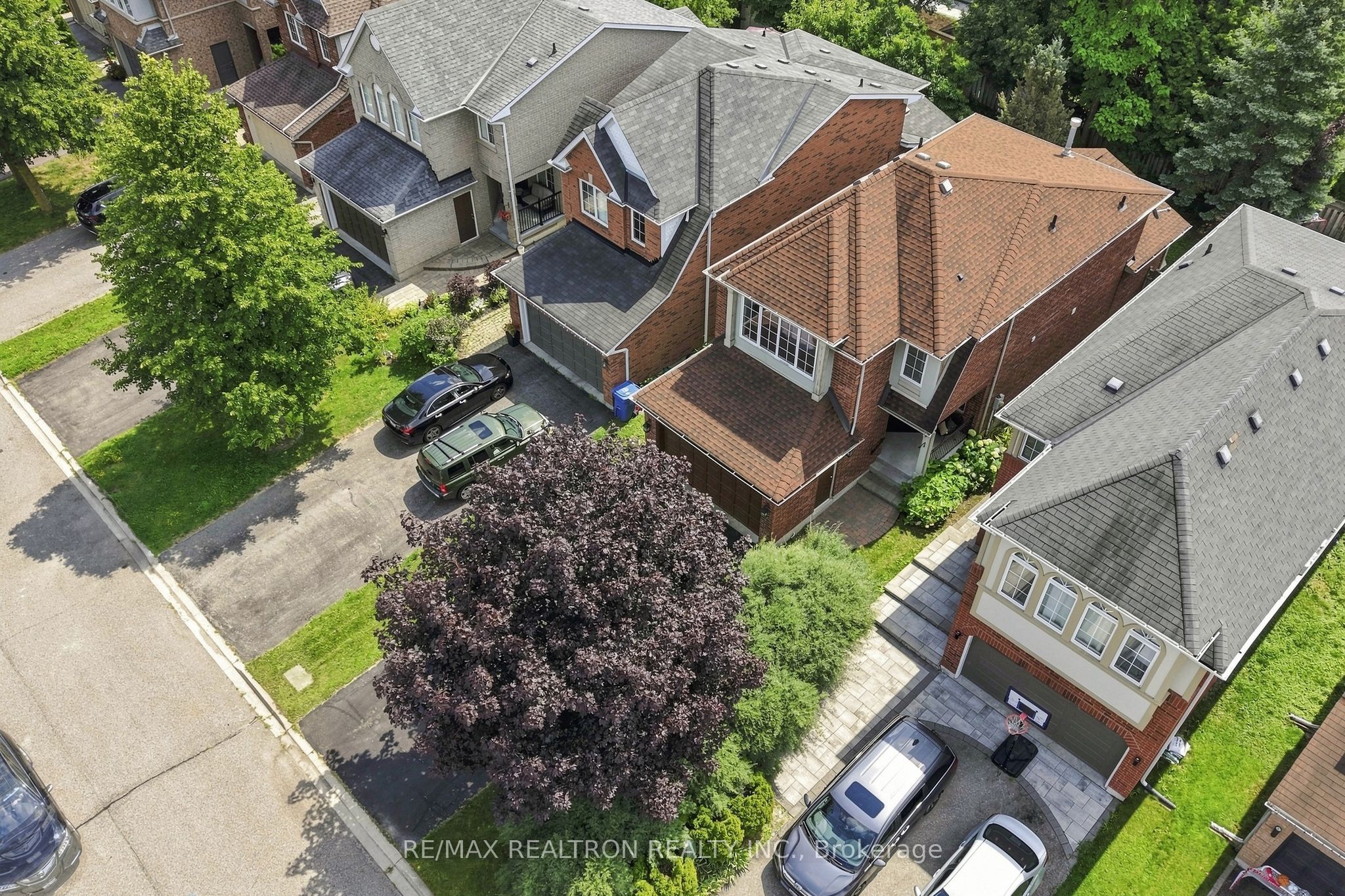 416 Heddle Crescent Property Photo 26