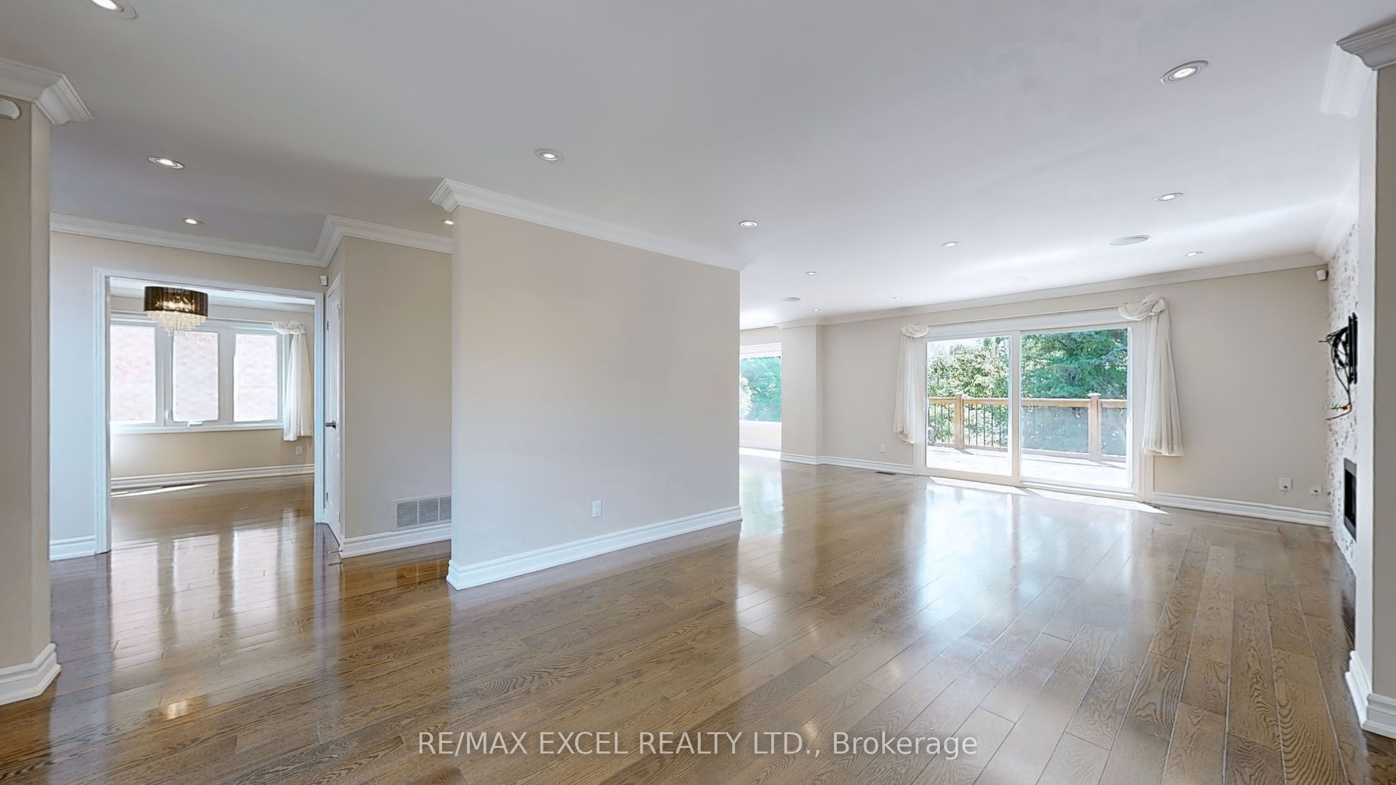 10 Alexis Road Property Photo 4