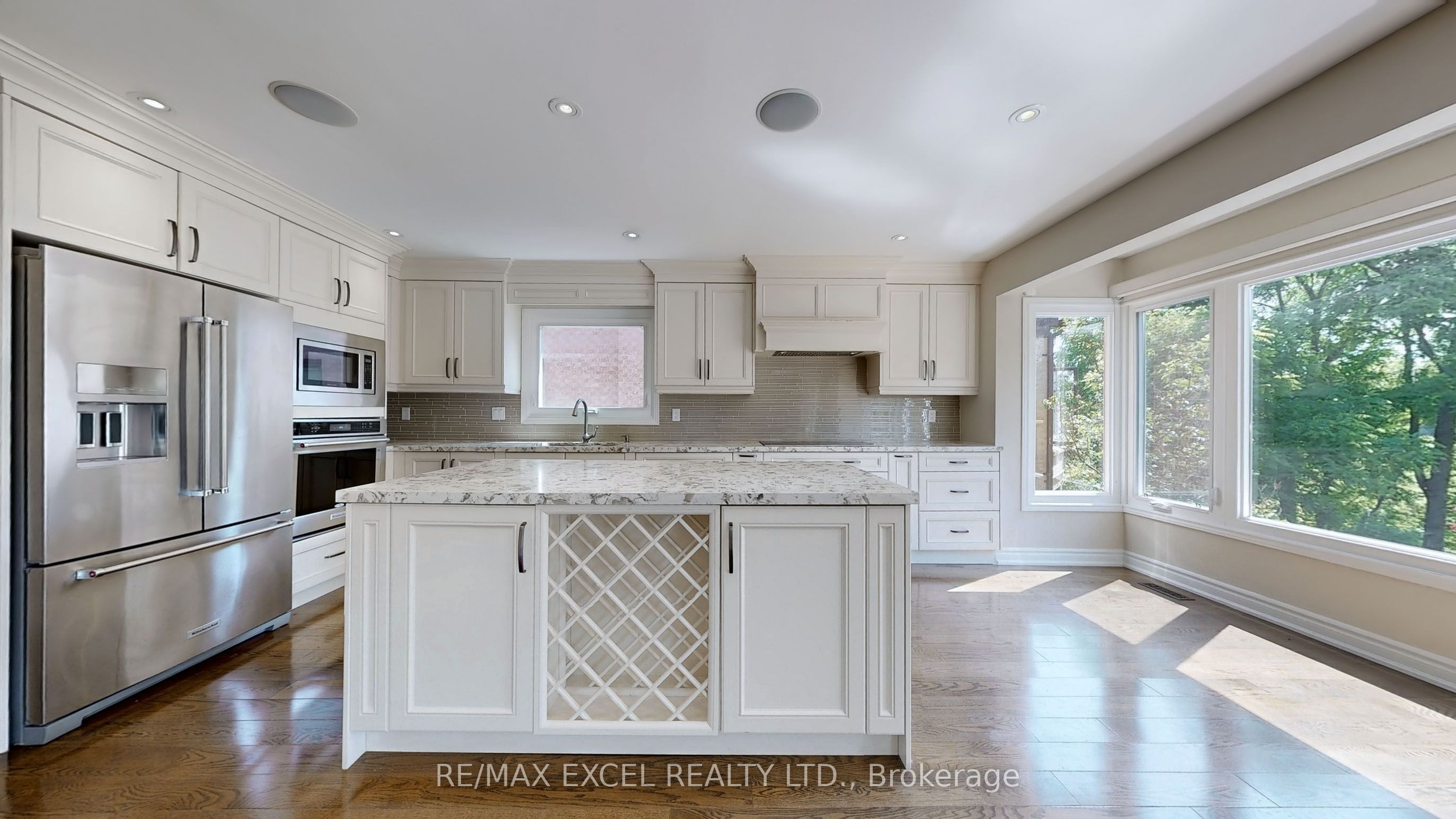 10 Alexis Road Property Photo 8