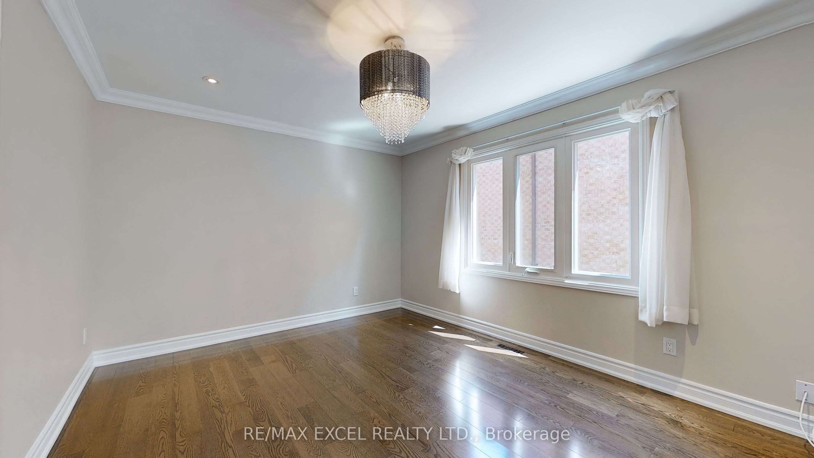 10 Alexis Road Property Photo 11