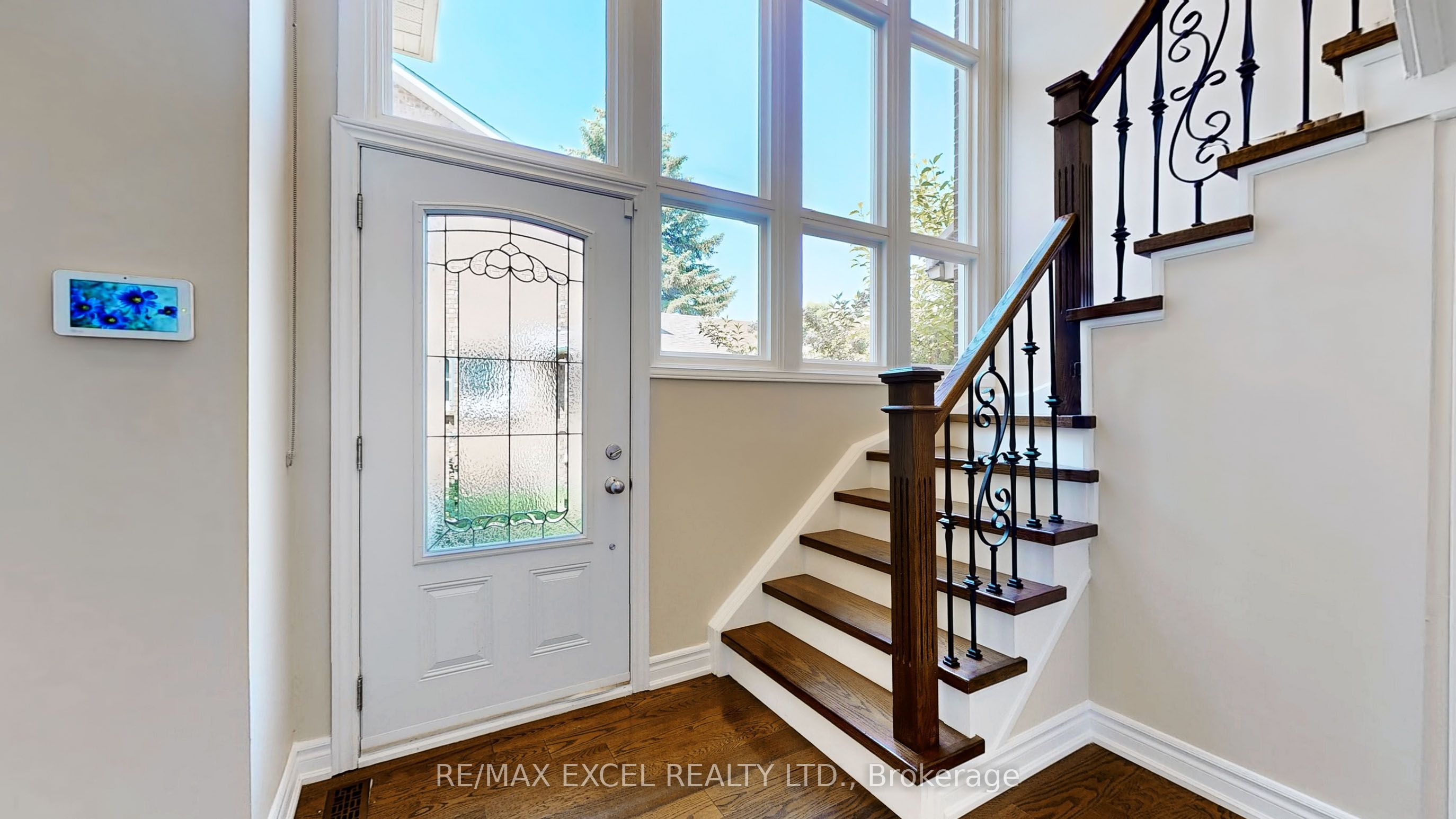 10 Alexis Road Property Photo 15