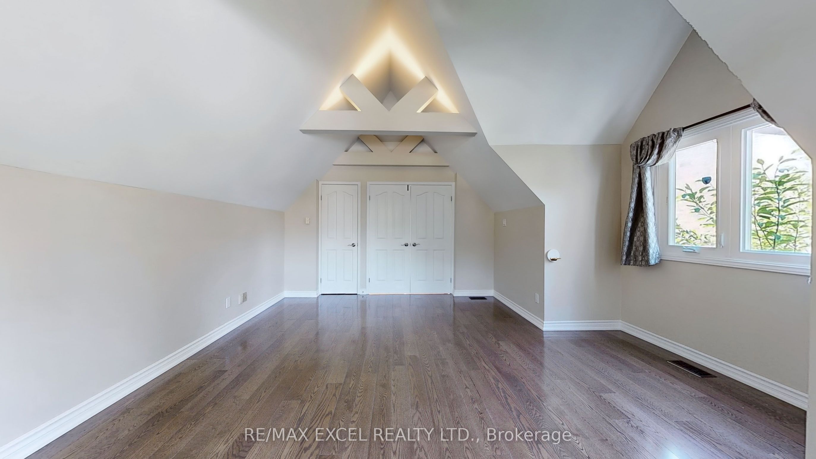 10 Alexis Road Property Photo 18