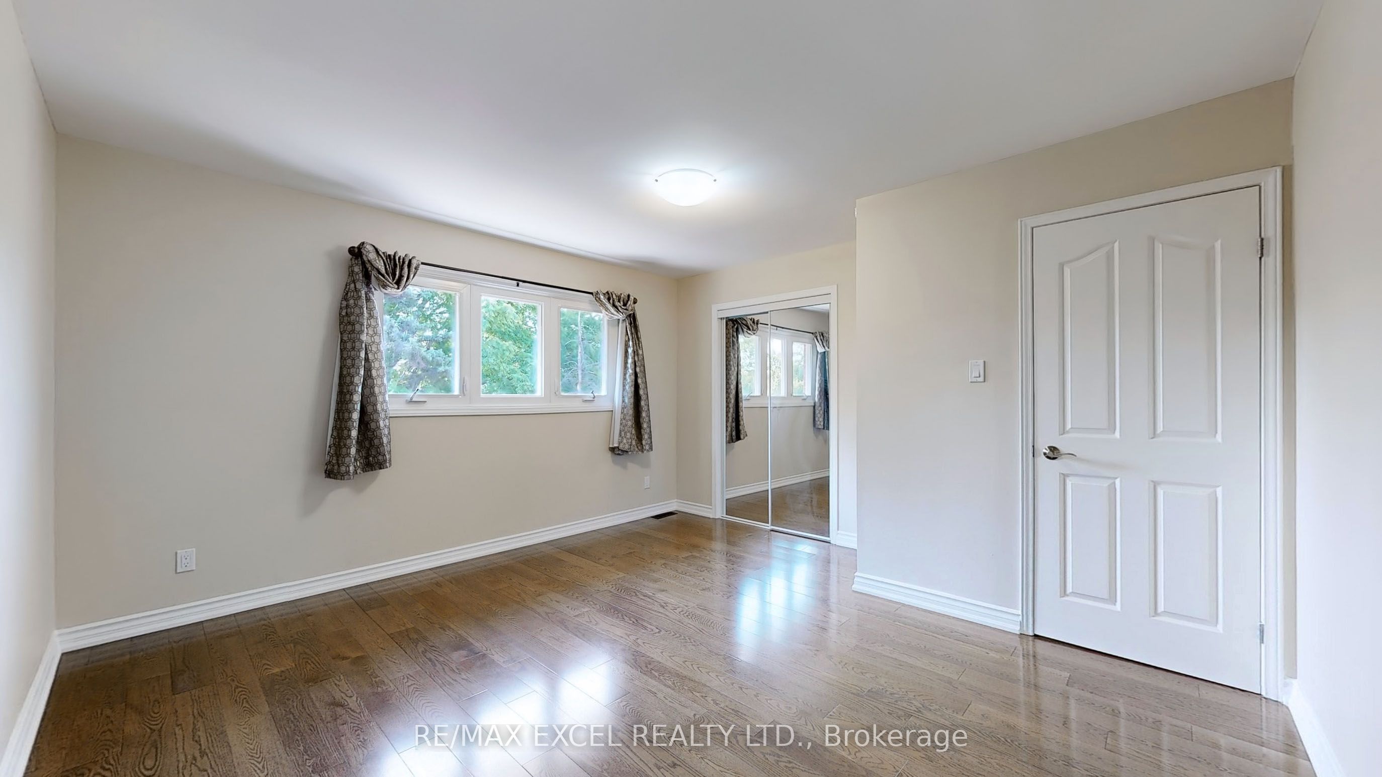 10 Alexis Road Property Photo 23