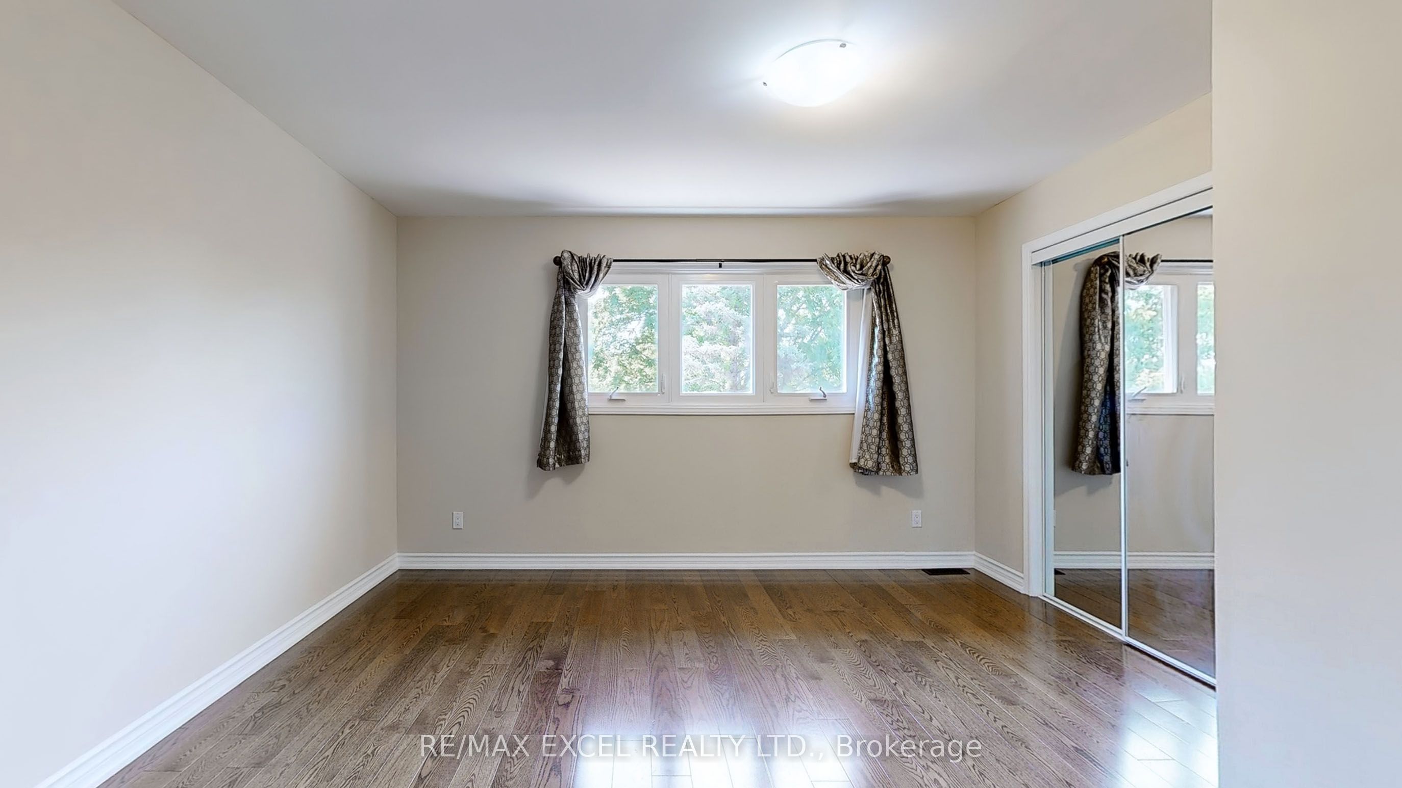 10 Alexis Road Property Photo 24