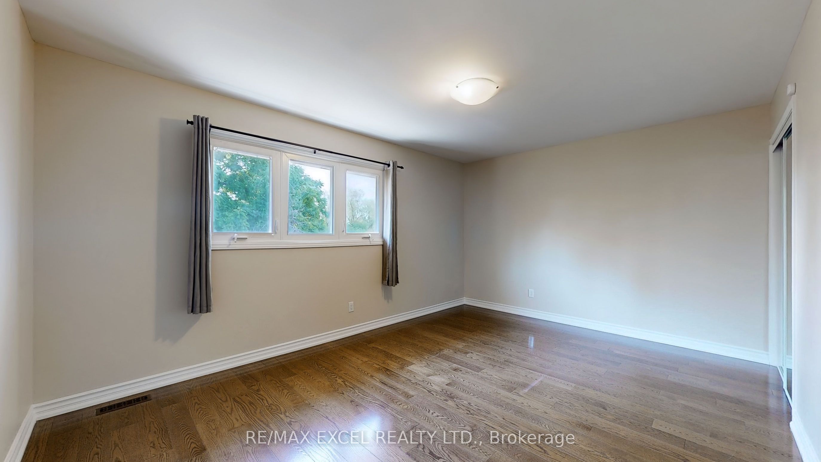 10 Alexis Road Property Photo 27