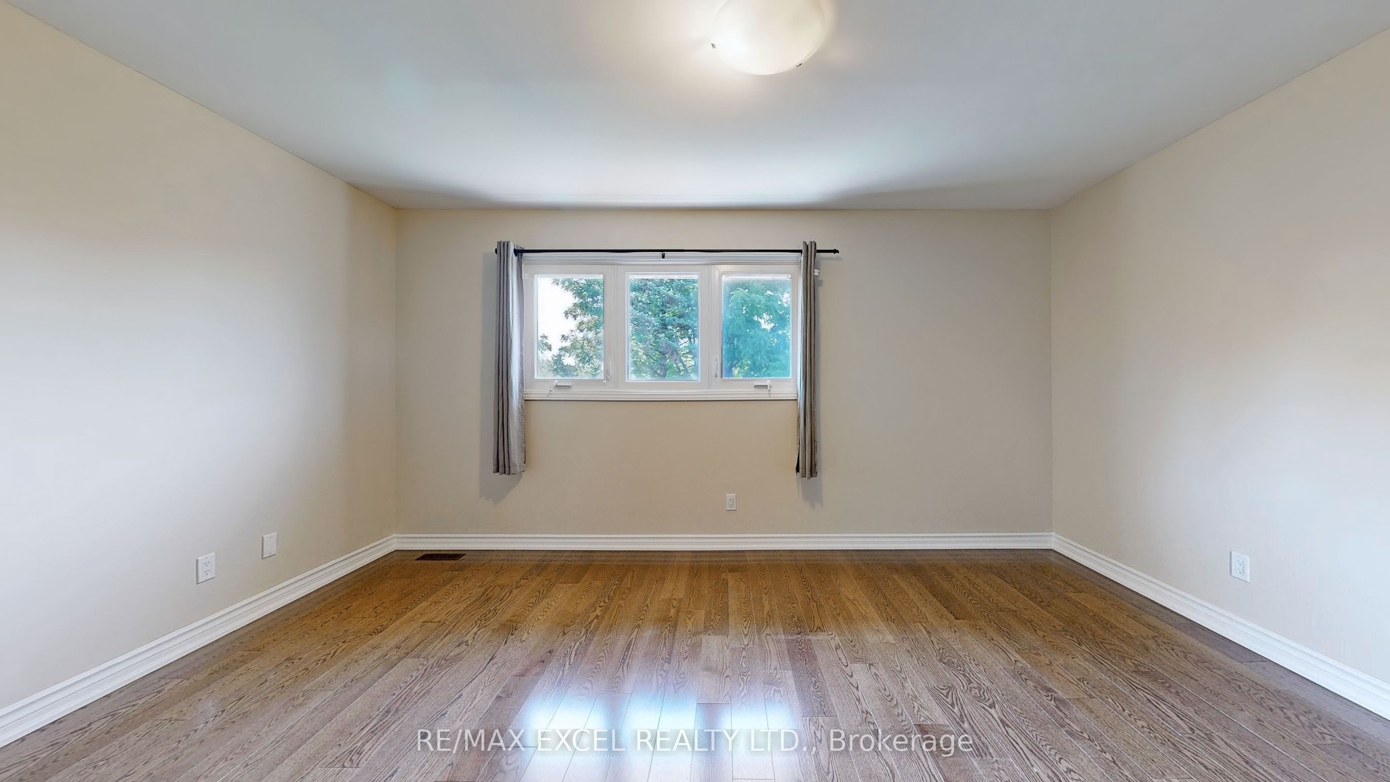 10 Alexis Road Property Photo 28