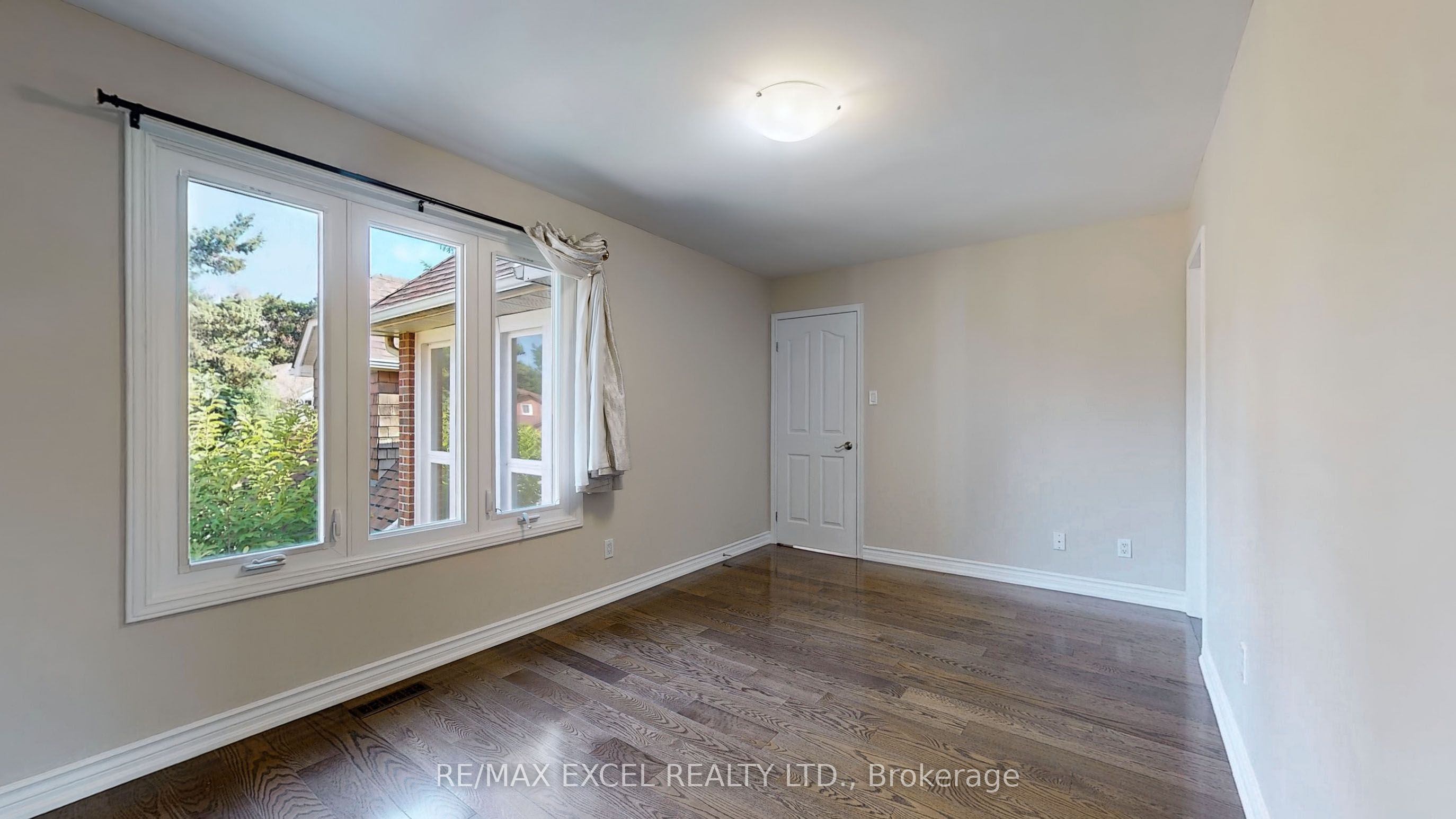 10 Alexis Road Property Photo 32