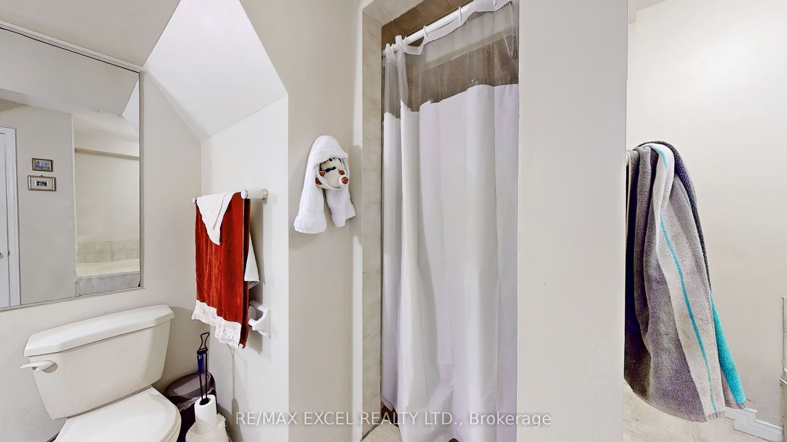 10 Alexis Road Property Photo 35