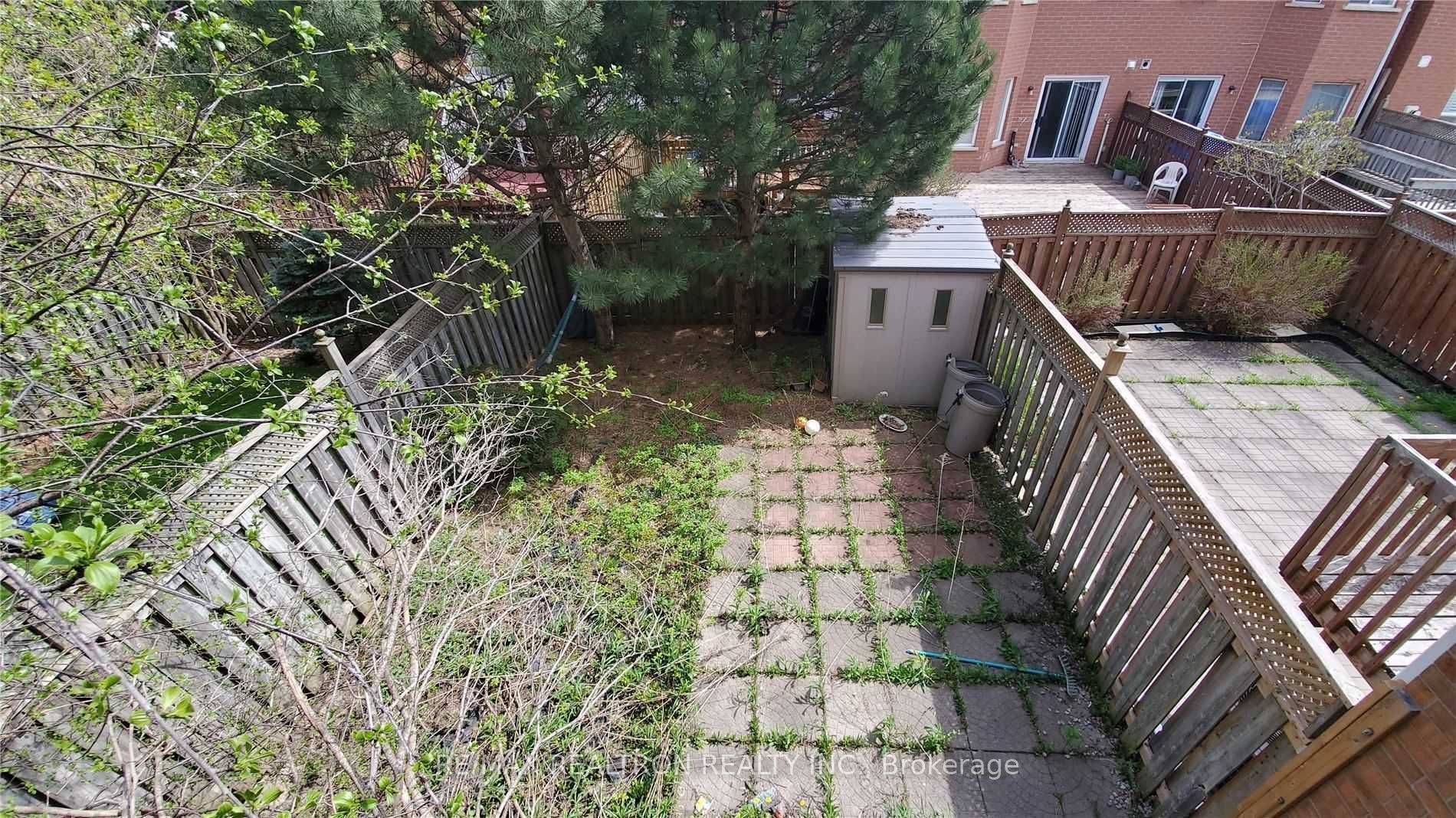 102 Royal Chapin Crescent Property Photo 19