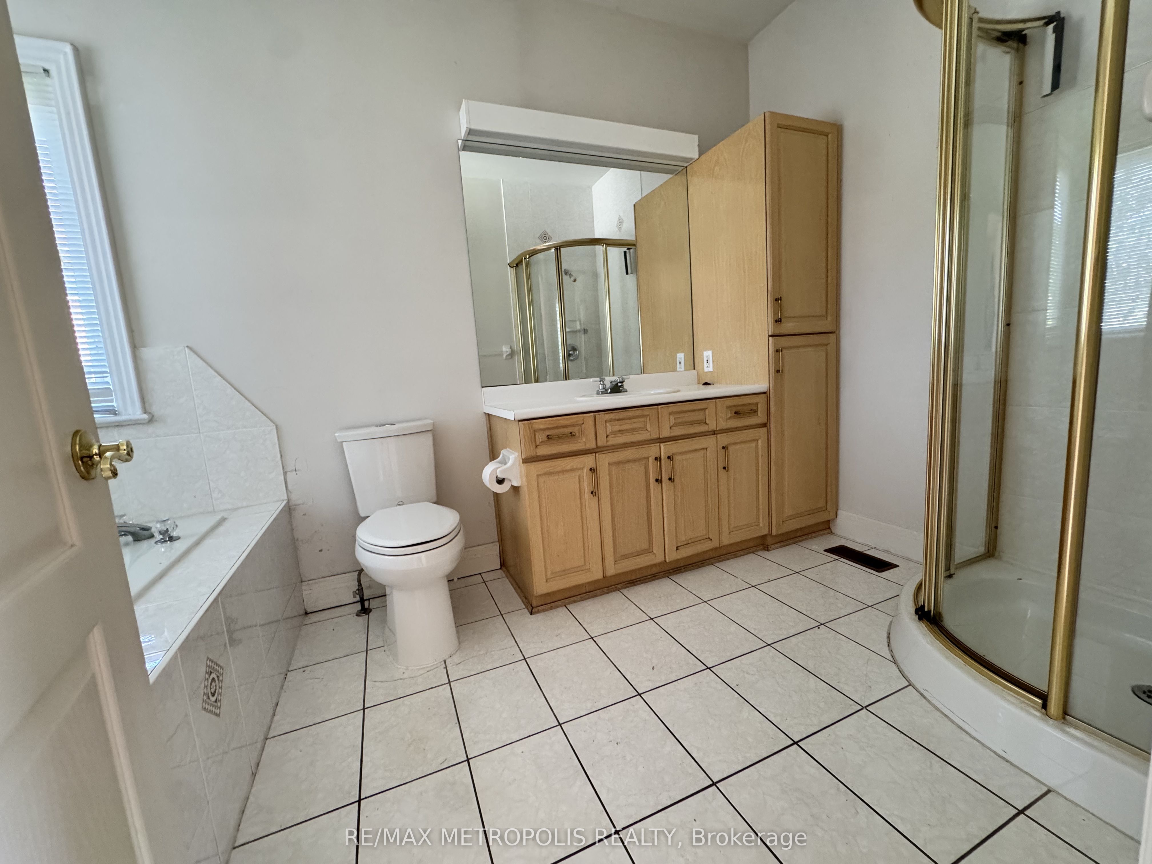 416 Elgin Mills Road W Property Photo 9