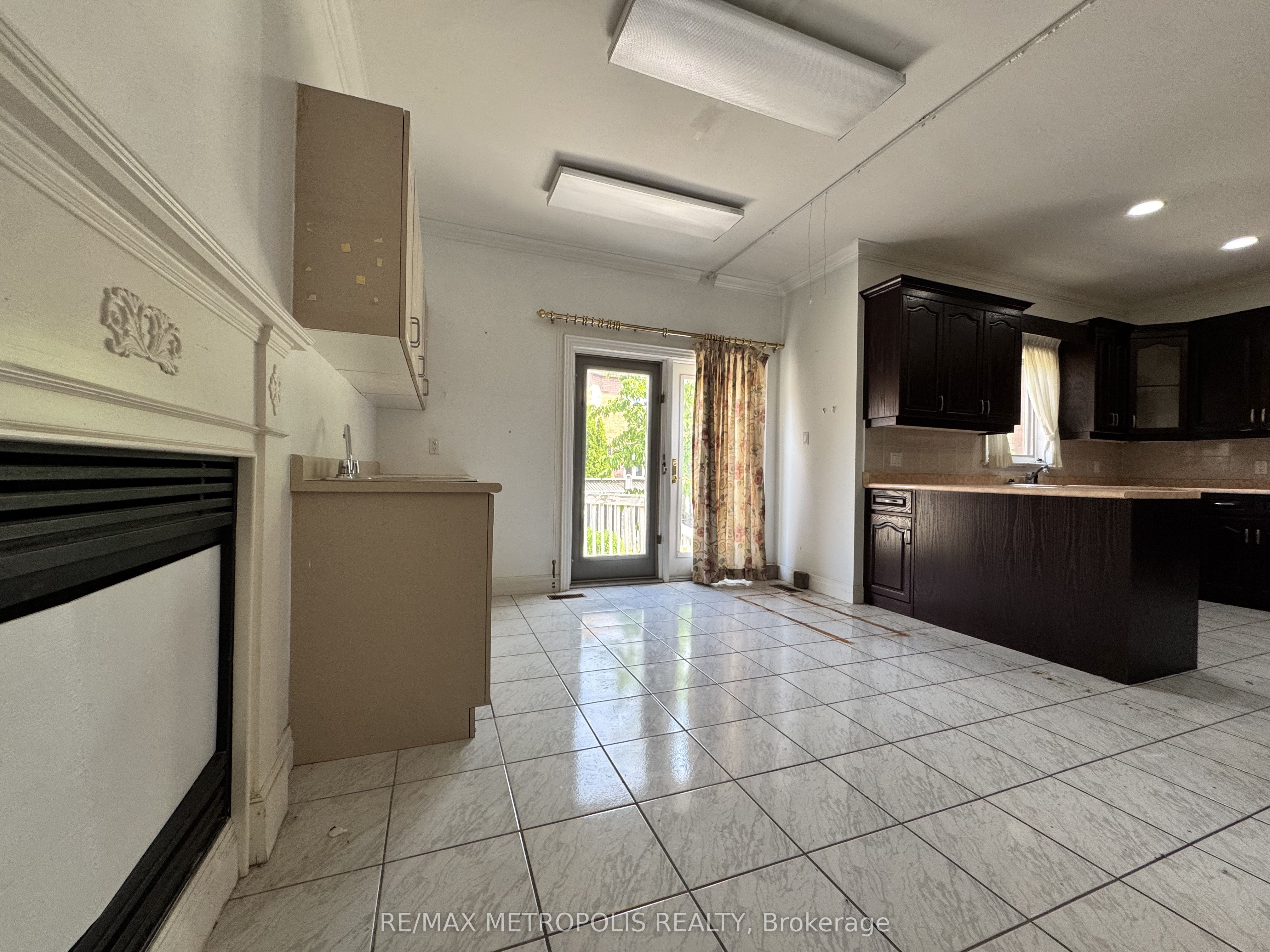 416 Elgin Mills Road W Property Photo 12